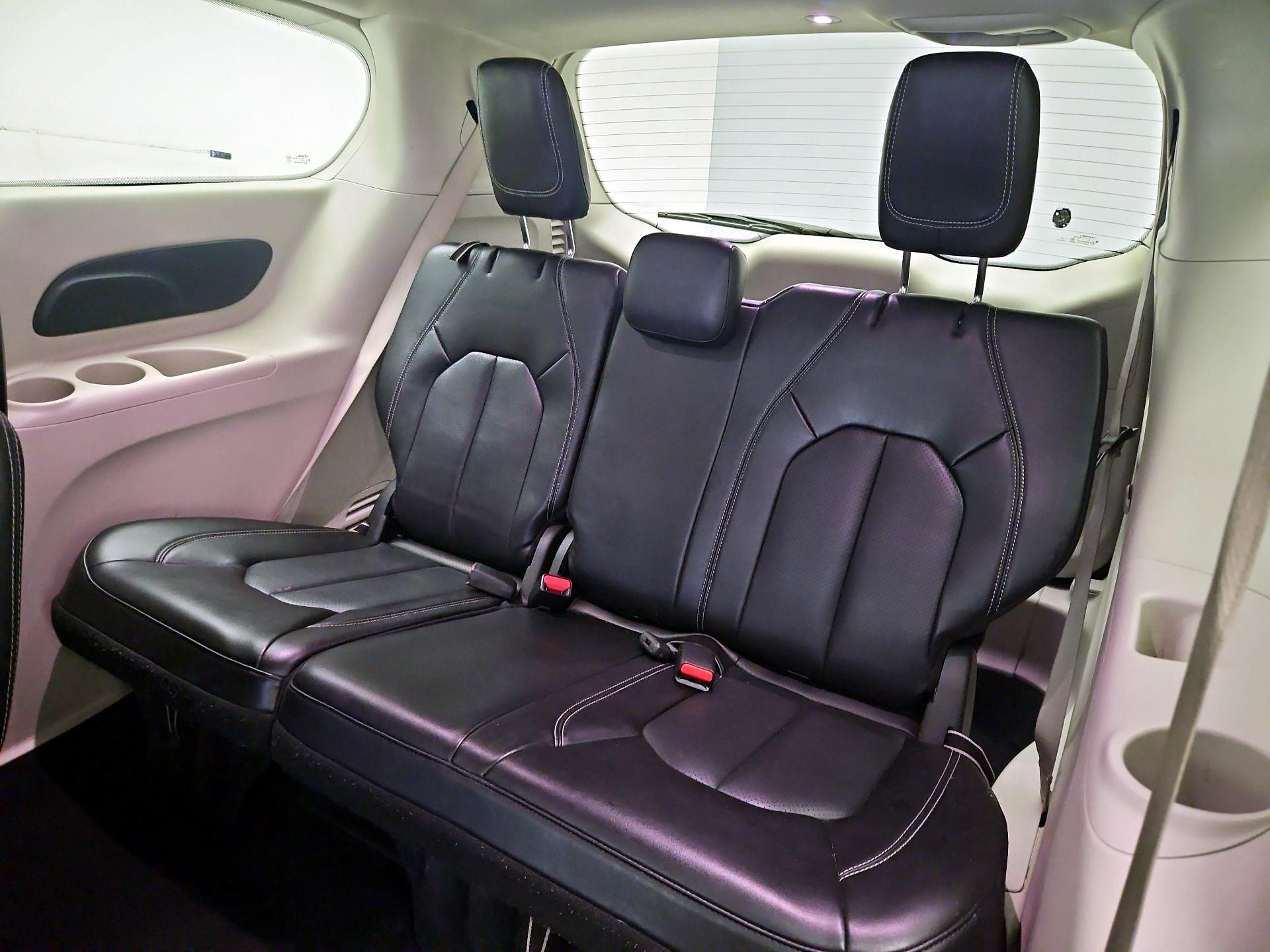 Thumbnail: 2023 Chrysler Pacifica - 20