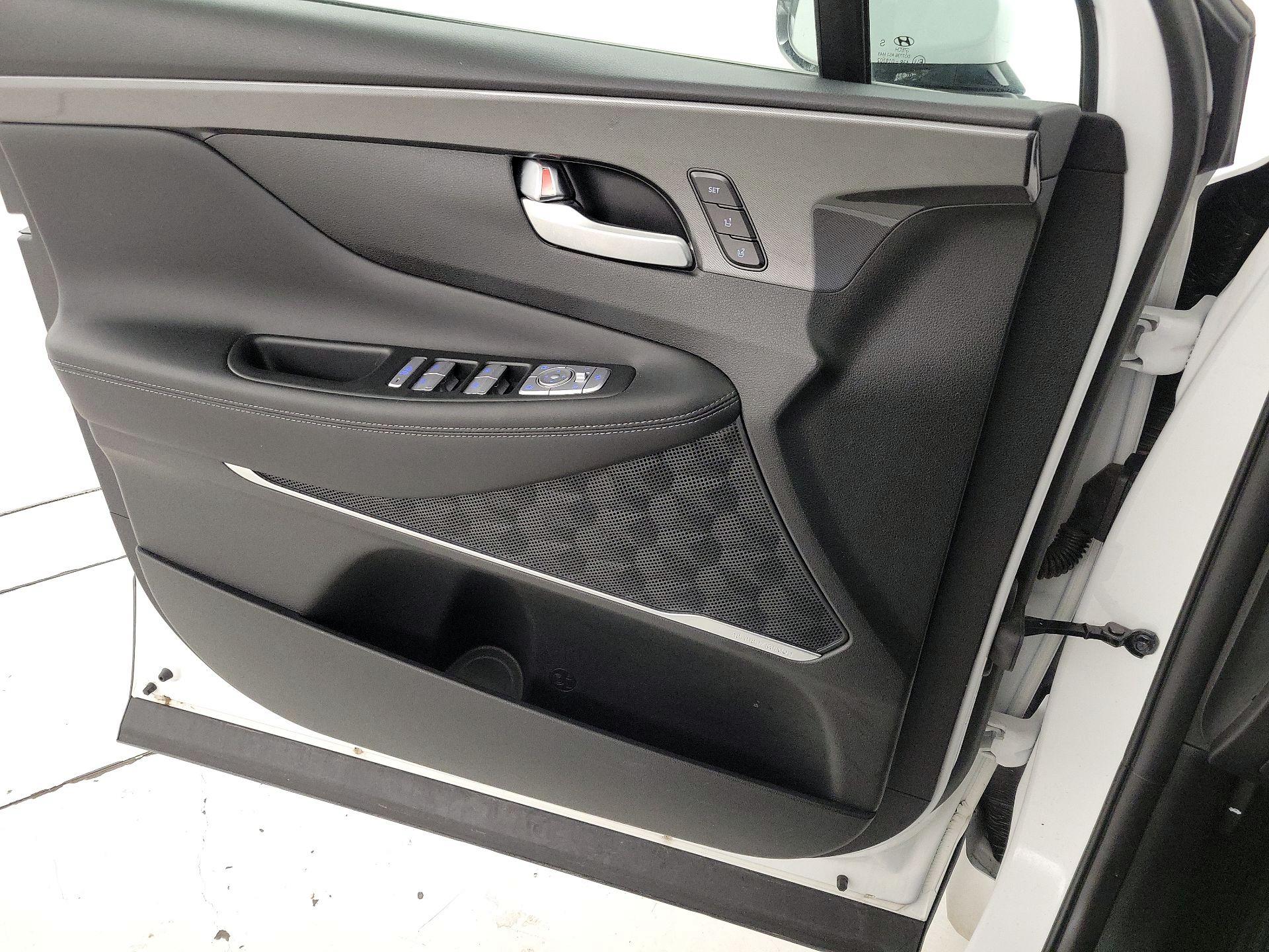 Thumbnail: 2023 Hyundai Santa Fe - 12