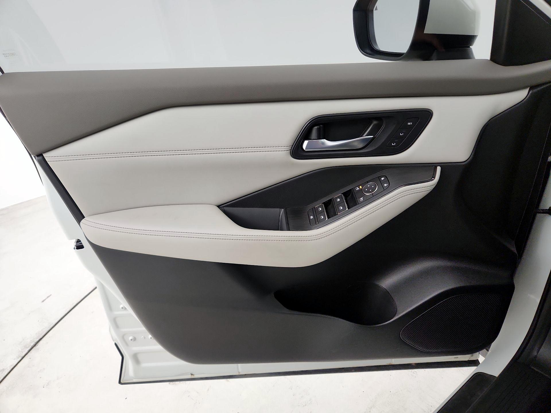 Thumbnail: 2023 Nissan Rogue - 10