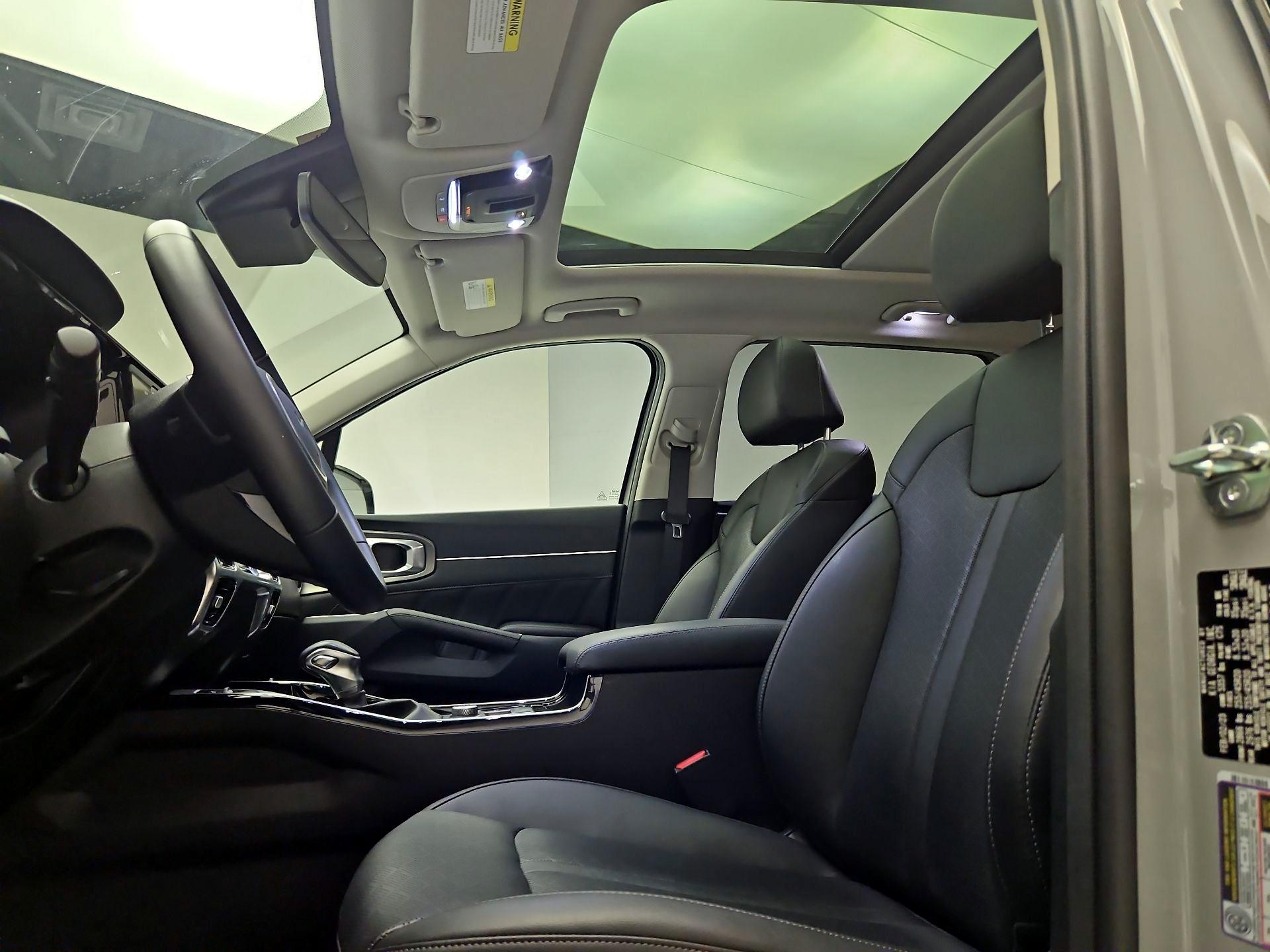 Thumbnail: 2023 Kia Sorento - 20