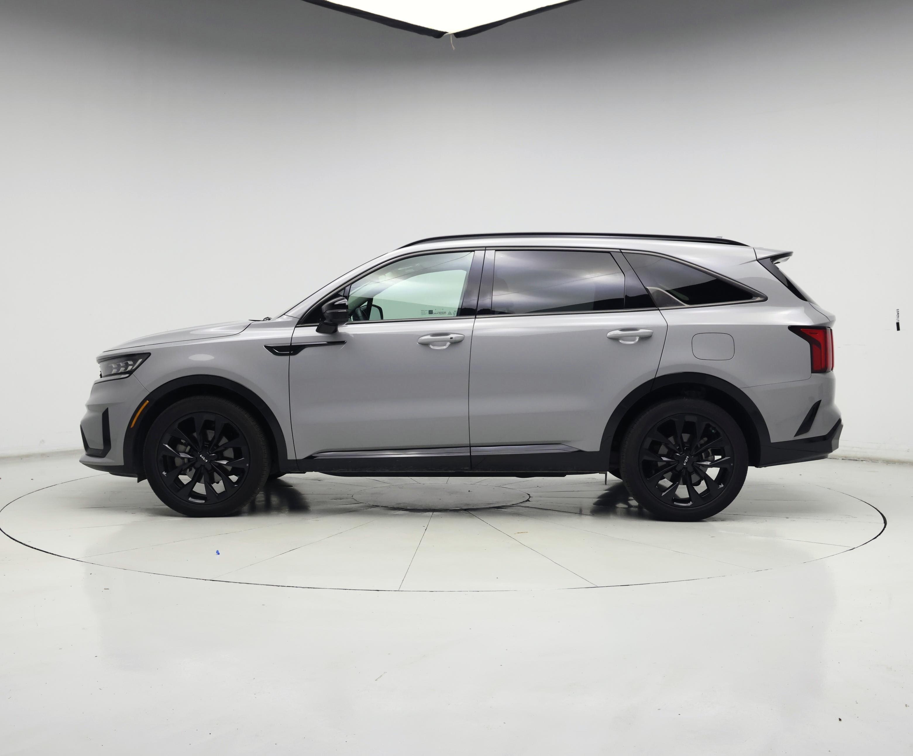 Thumbnail: 2023 Kia Sorento - 3