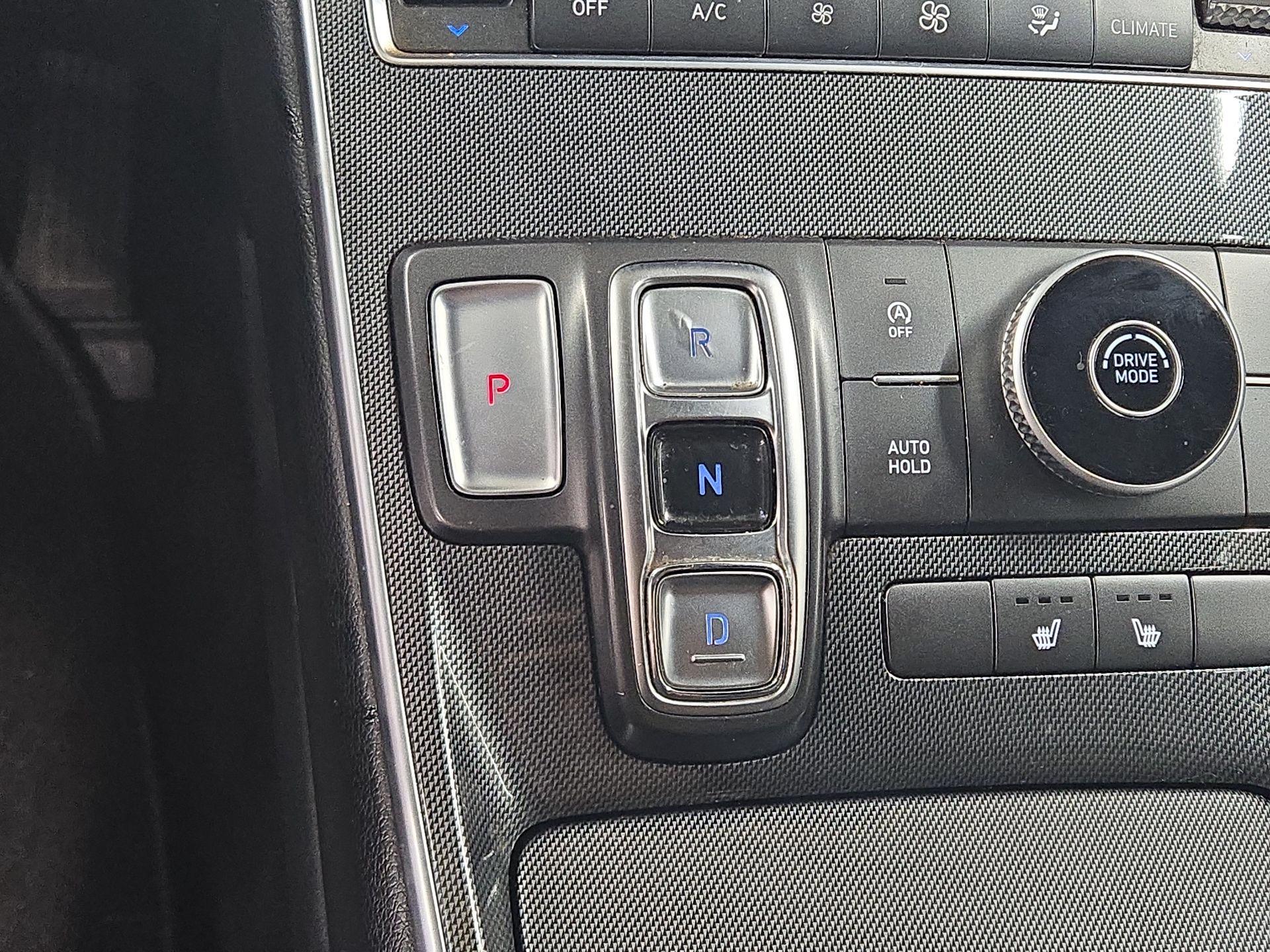 Thumbnail: 2022 Hyundai Santa Fe - 17