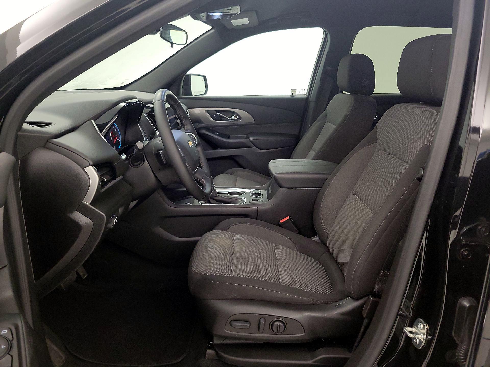 Thumbnail: 2023 Chevrolet Traverse - 11