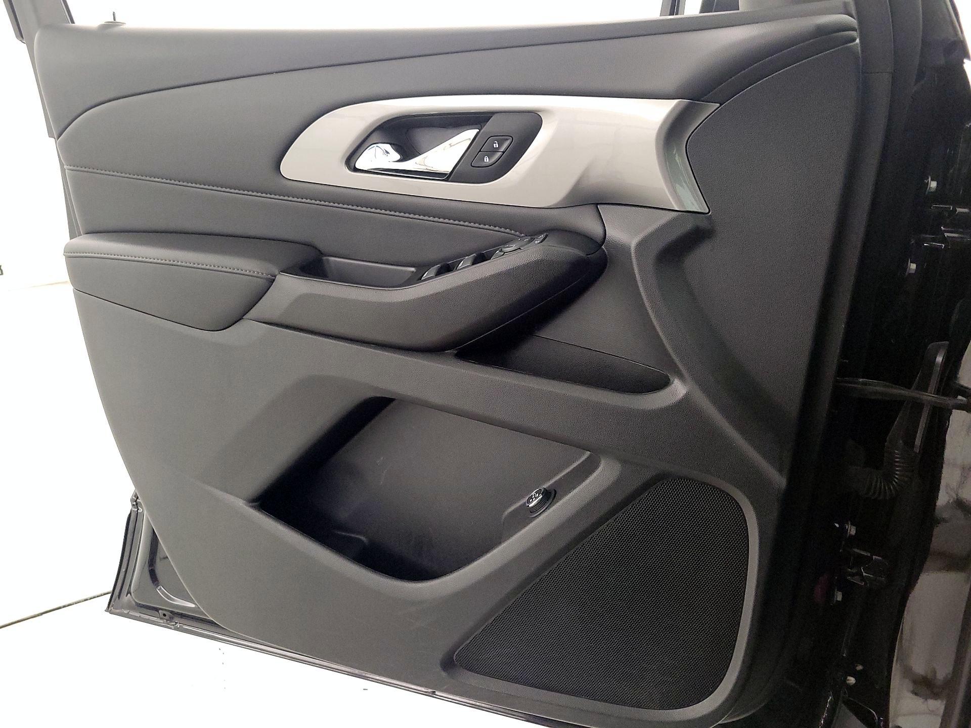 Thumbnail: 2023 Chevrolet Traverse - 12