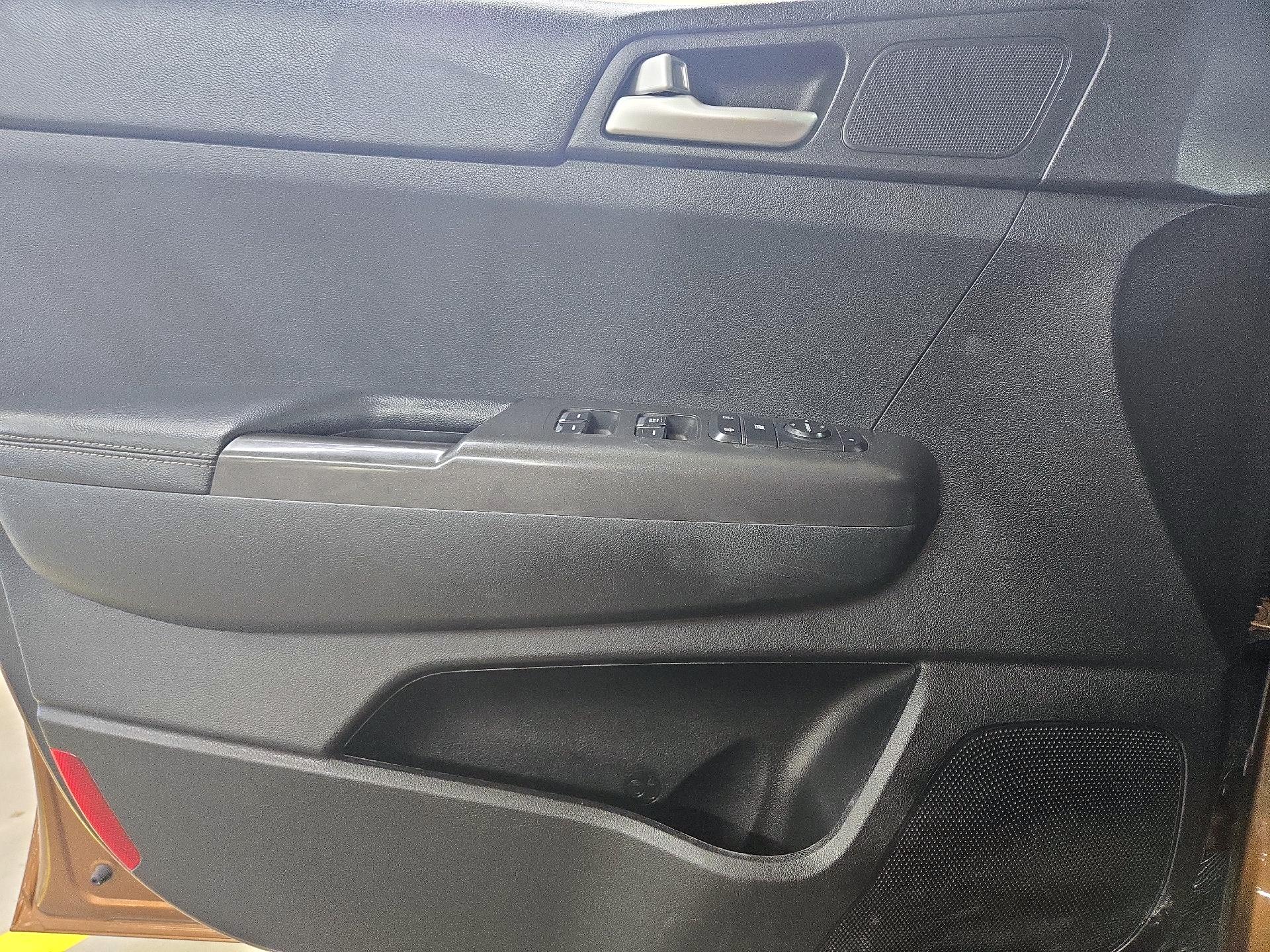 Thumbnail: 2020 Kia Sportage - 12