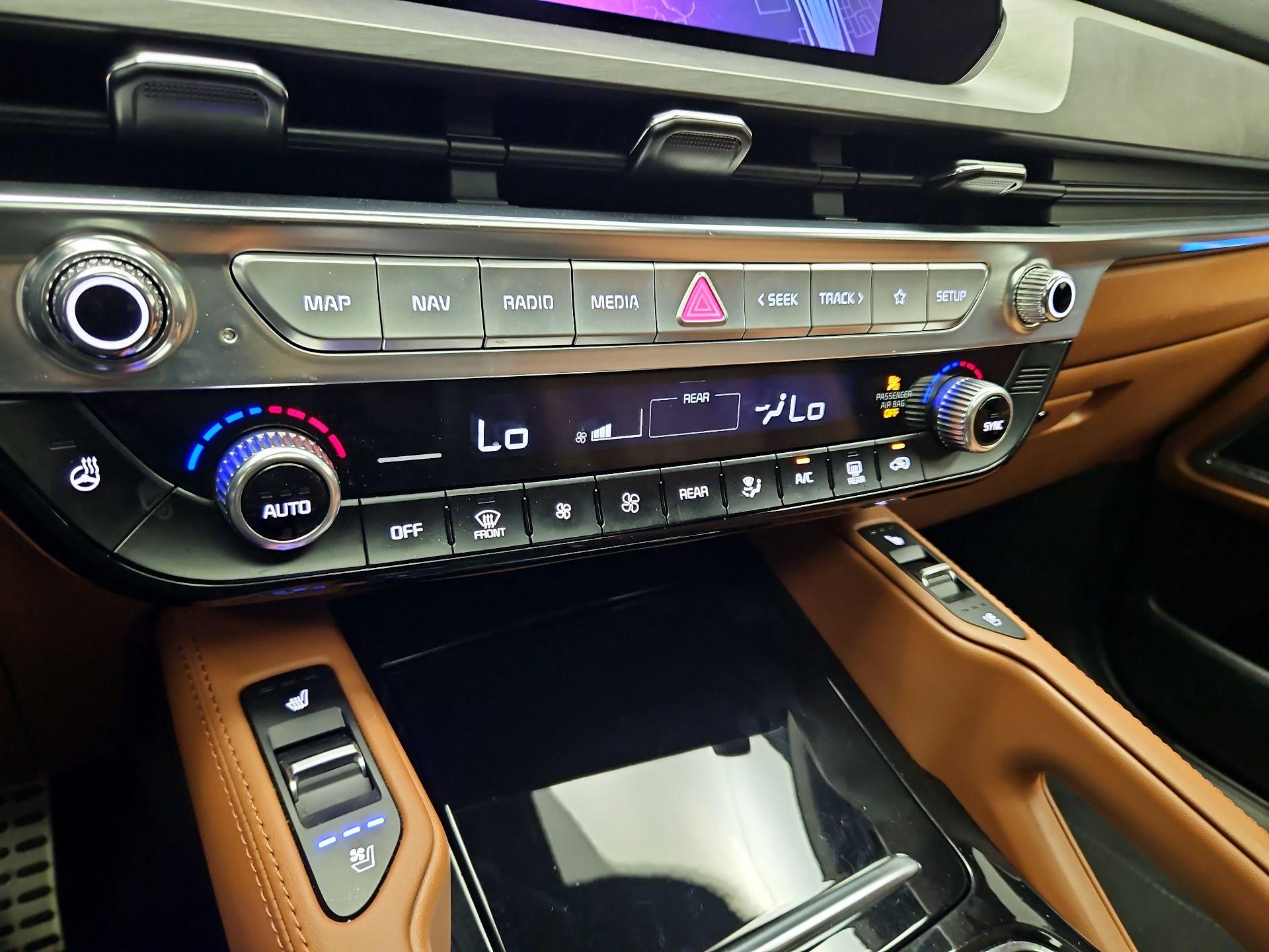 Thumbnail: 2023 Kia Telluride - 17