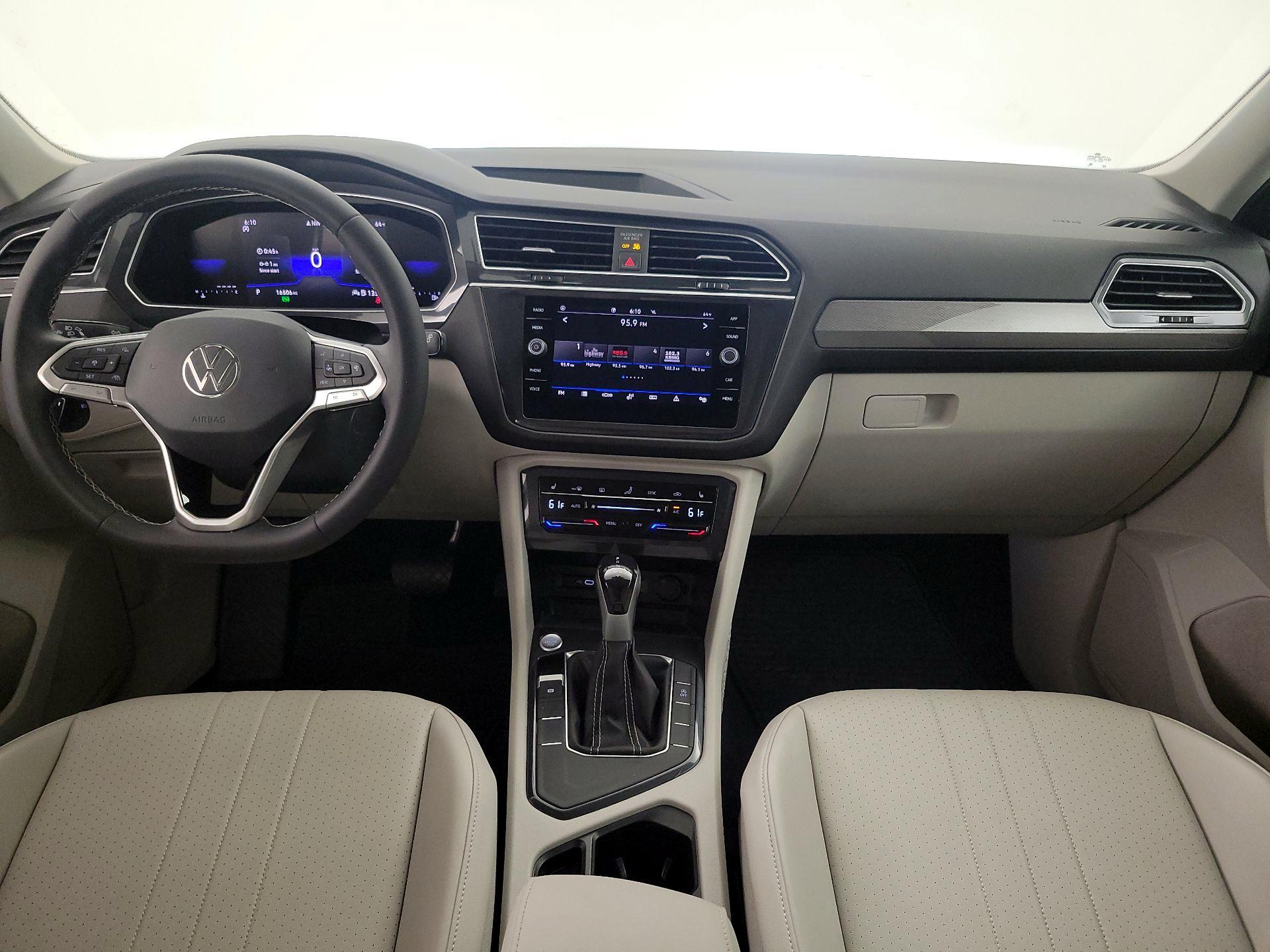 Thumbnail: 2023 Volkswagen Tiguan - 9