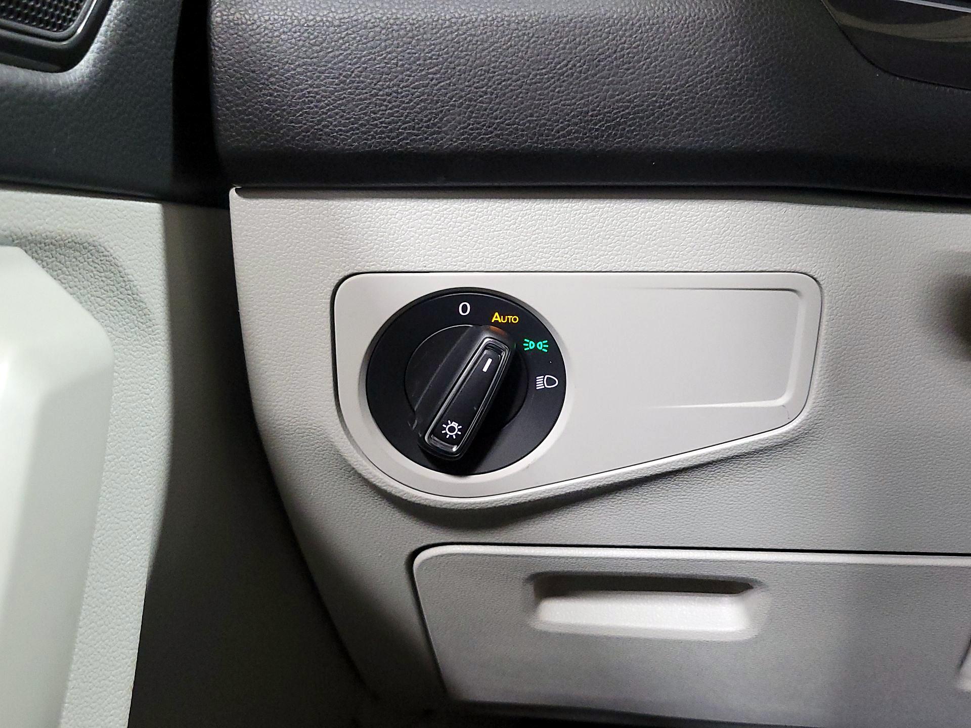 Thumbnail: 2023 Volkswagen Tiguan - 13