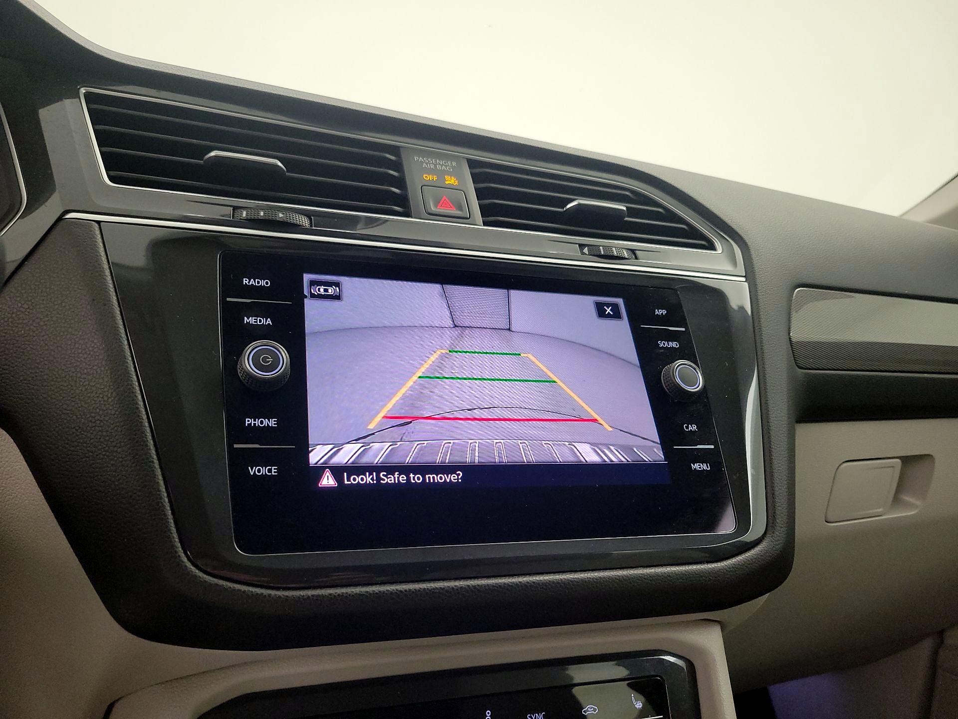 Thumbnail: 2023 Volkswagen Tiguan - 14