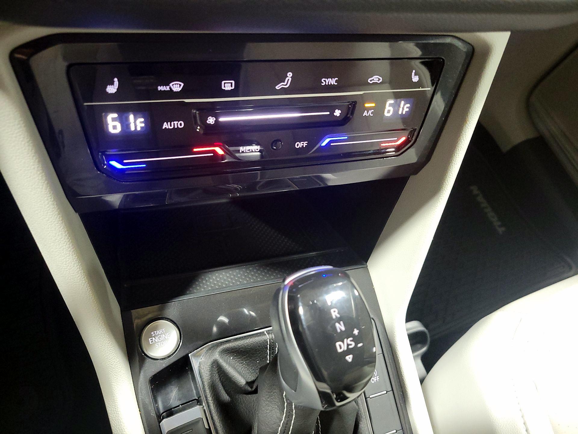 Thumbnail: 2023 Volkswagen Tiguan - 16