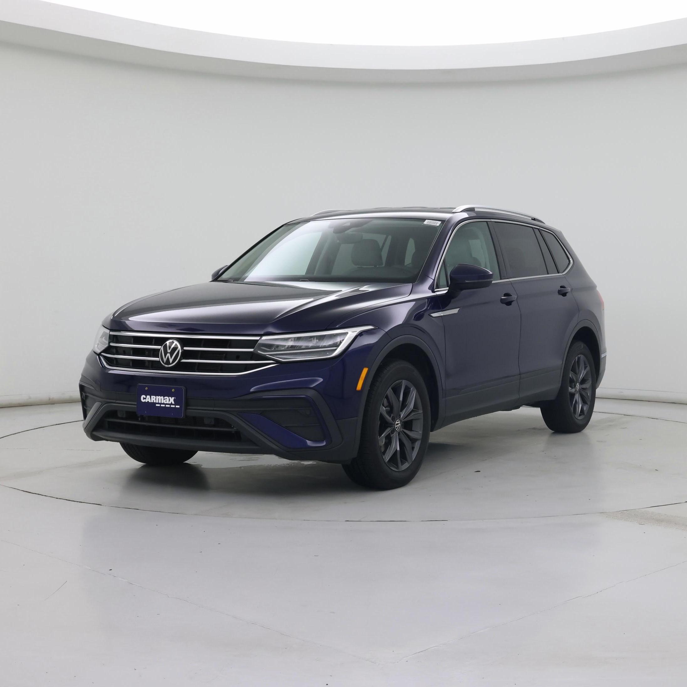 Thumbnail: 2023 Volkswagen Tiguan - 4