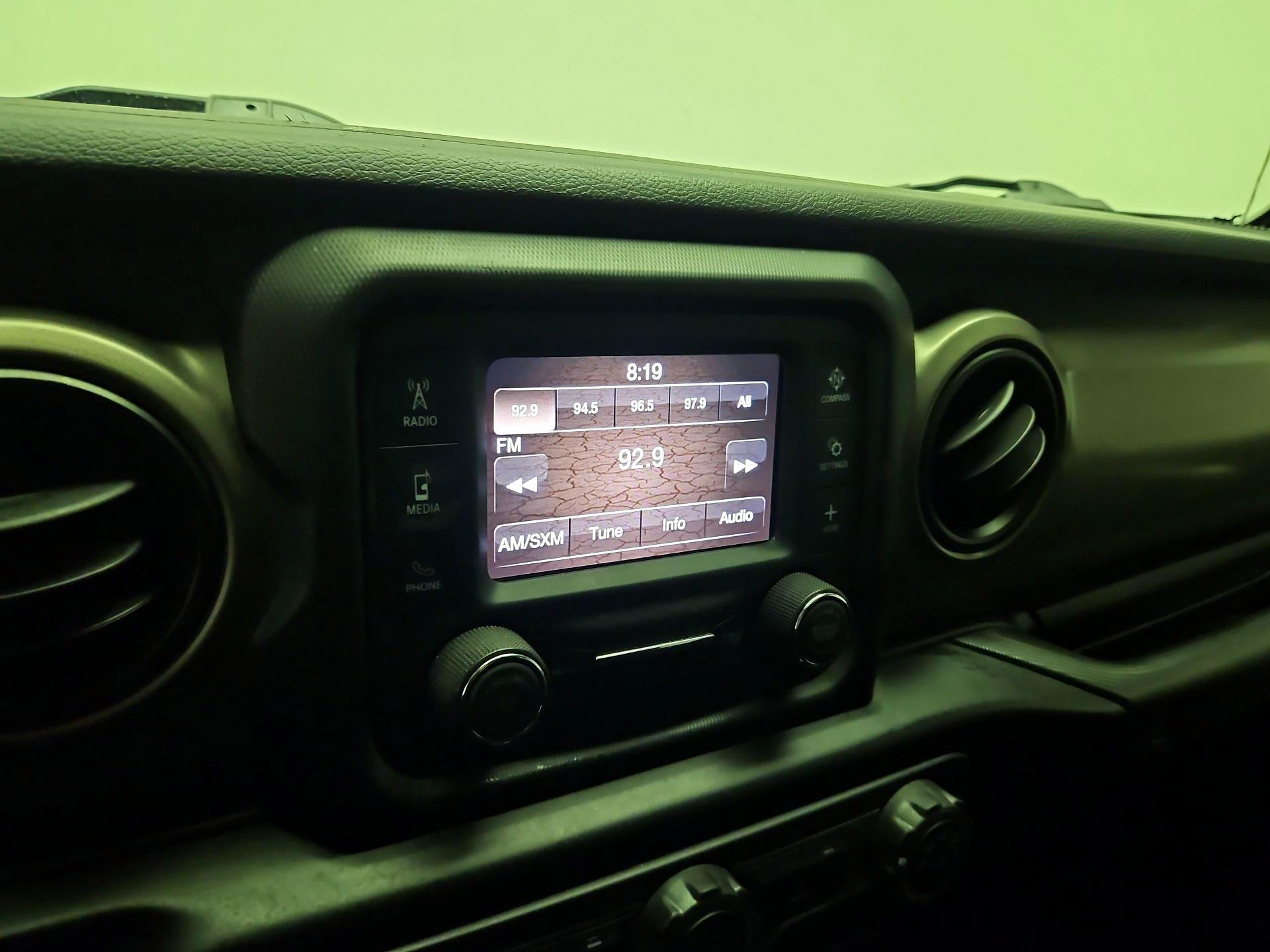 Thumbnail: 2021 Jeep Wrangler - 15