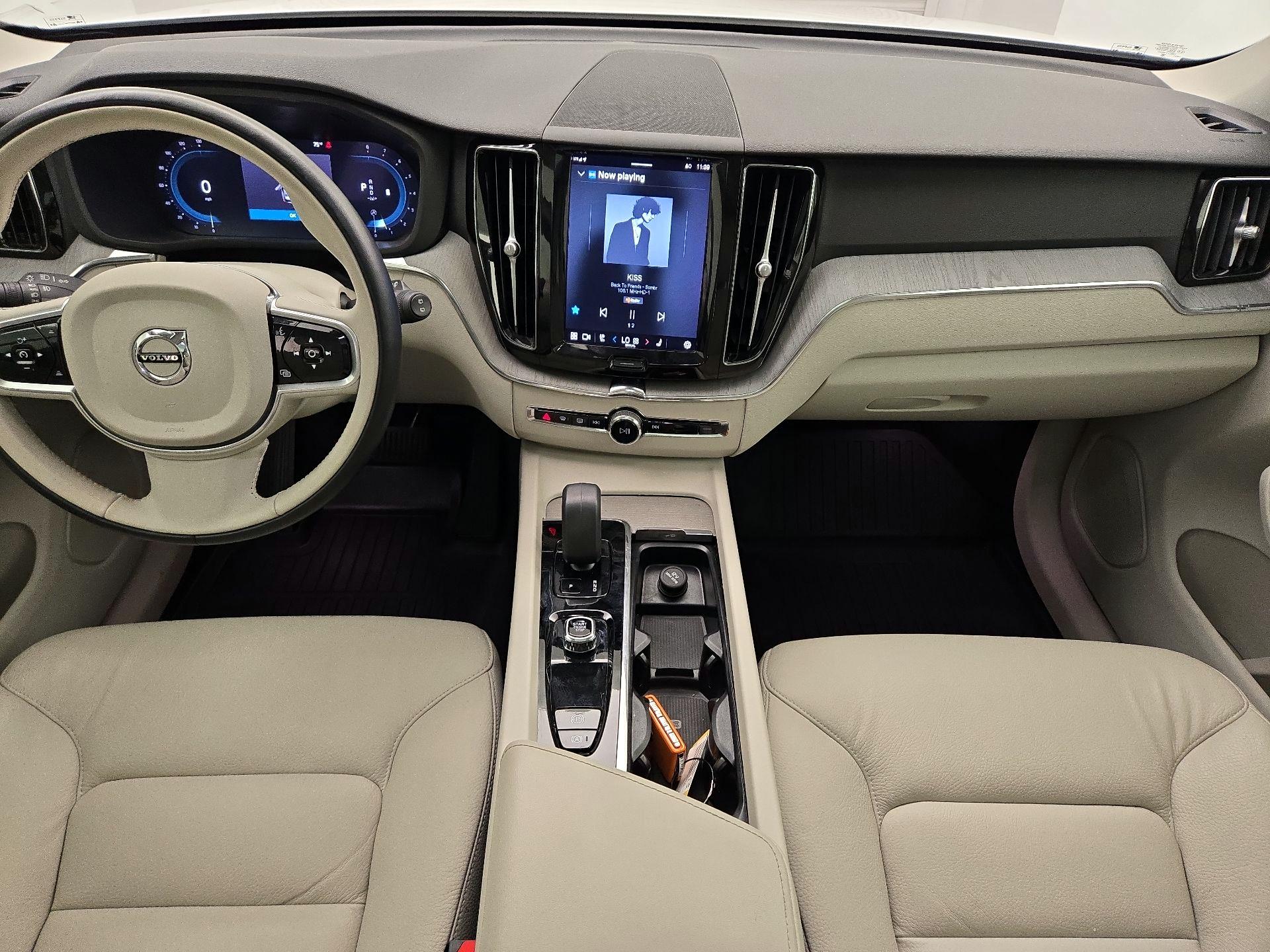 Thumbnail: 2023 Volvo XC60 - 9