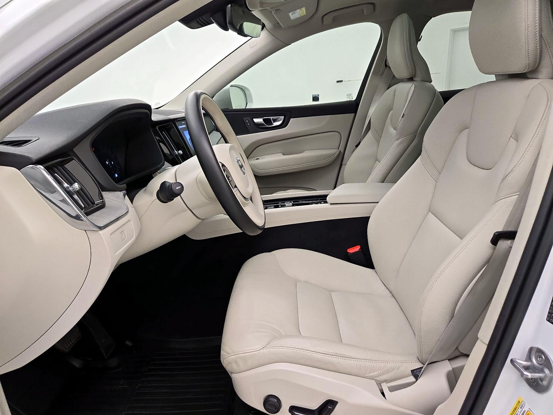 Thumbnail: 2023 Volvo XC60 - 11