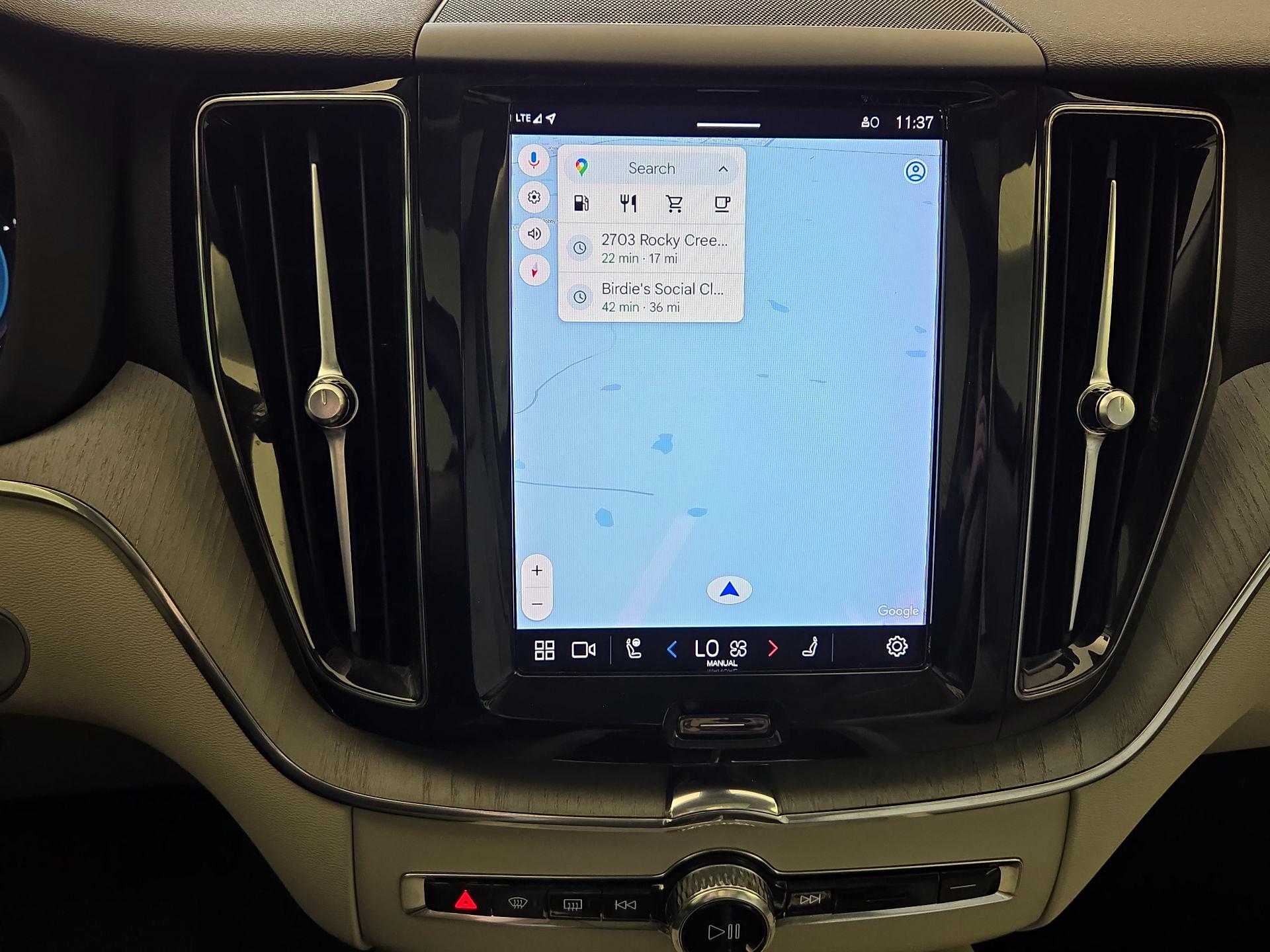 Thumbnail: 2023 Volvo XC60 - 13