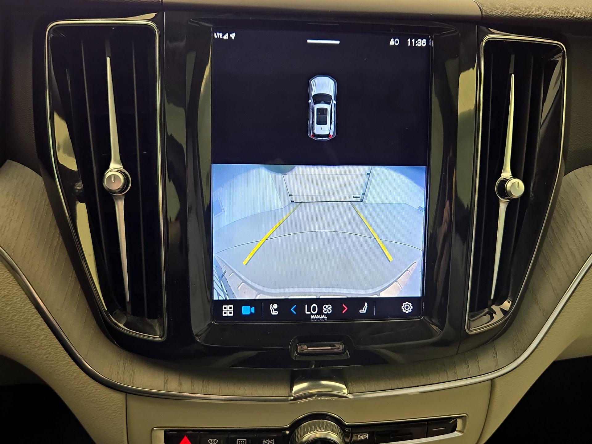 Thumbnail: 2023 Volvo XC60 - 14