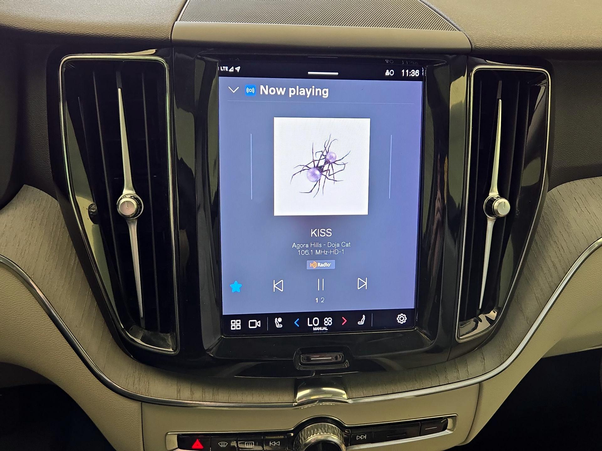 Thumbnail: 2023 Volvo XC60 - 15