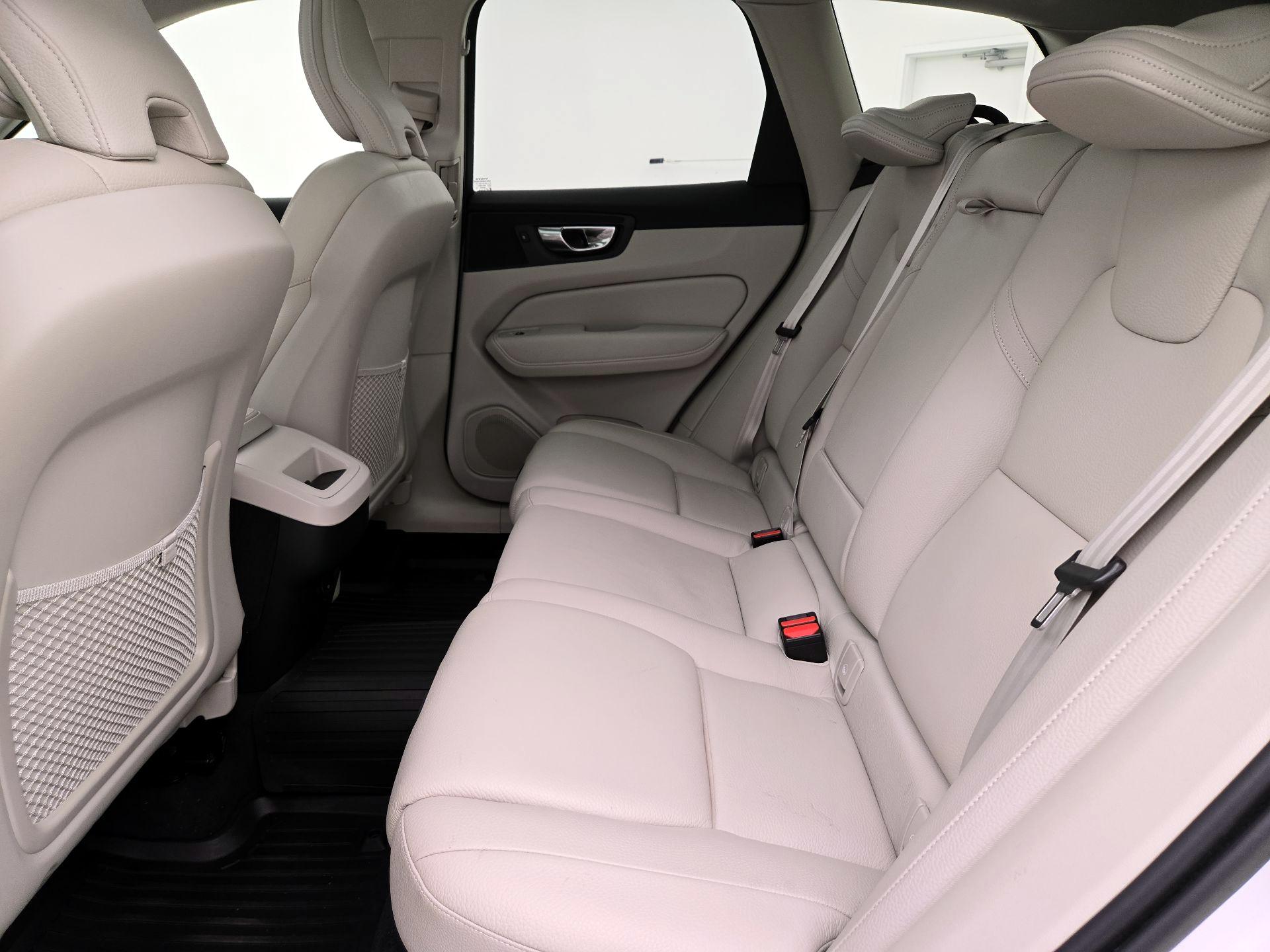 Thumbnail: 2023 Volvo XC60 - 20