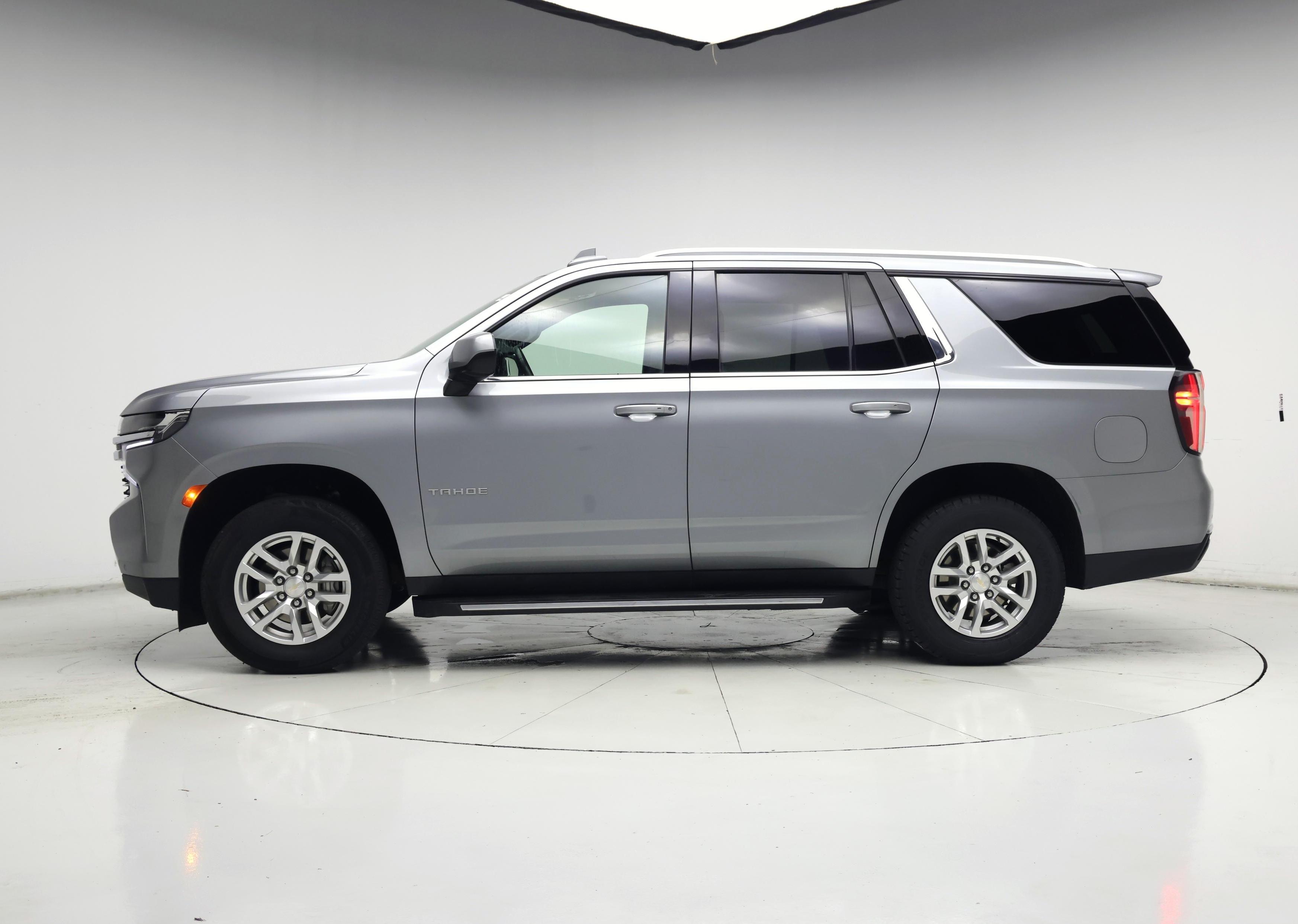 Thumbnail: 2024 Chevrolet Tahoe - 3