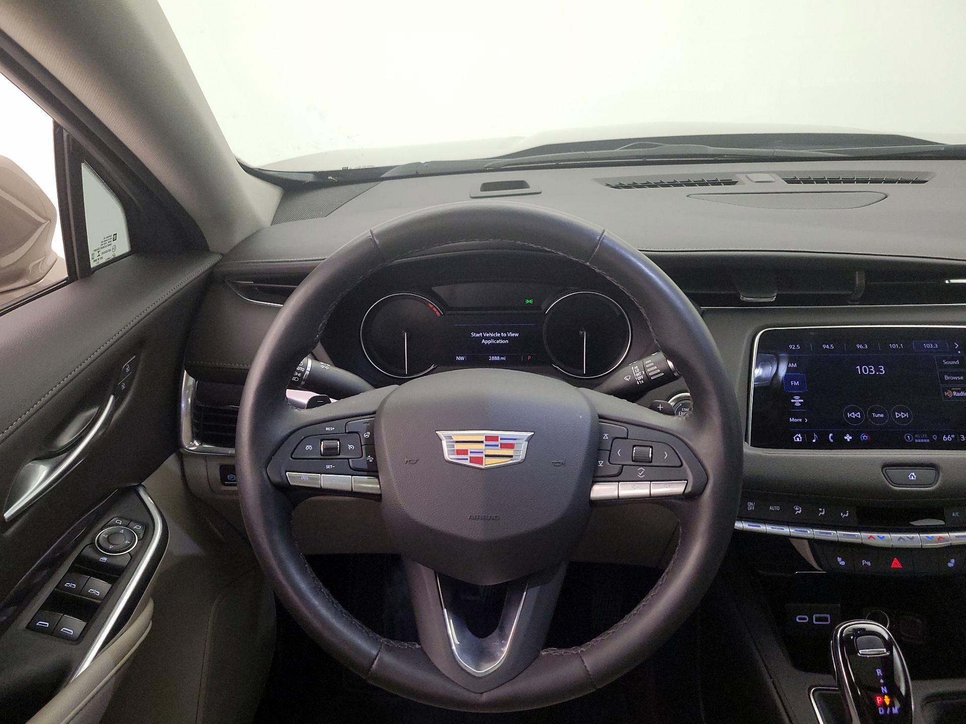 Thumbnail: 2023 Cadillac XT4 - 10