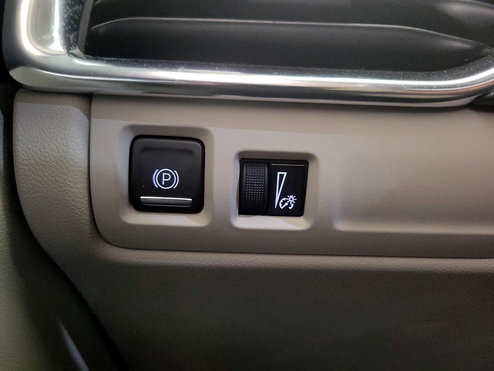 Thumbnail: 2023 Cadillac XT4 - 13