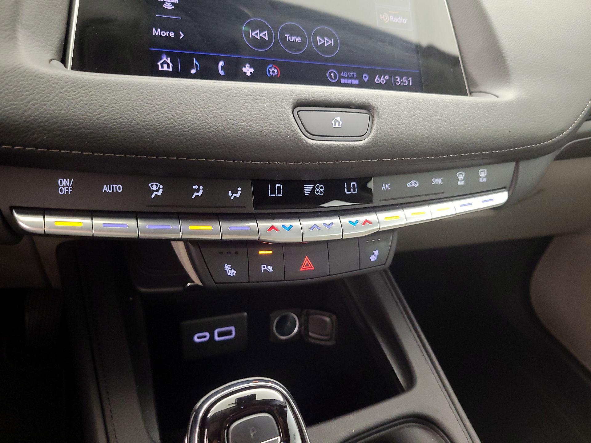 Thumbnail: 2023 Cadillac XT4 - 16