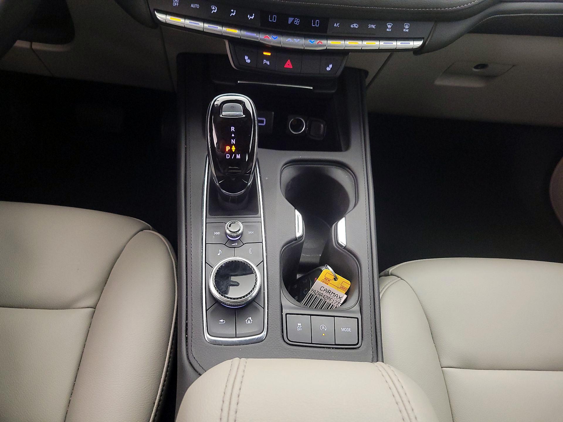 Thumbnail: 2023 Cadillac XT4 - 17