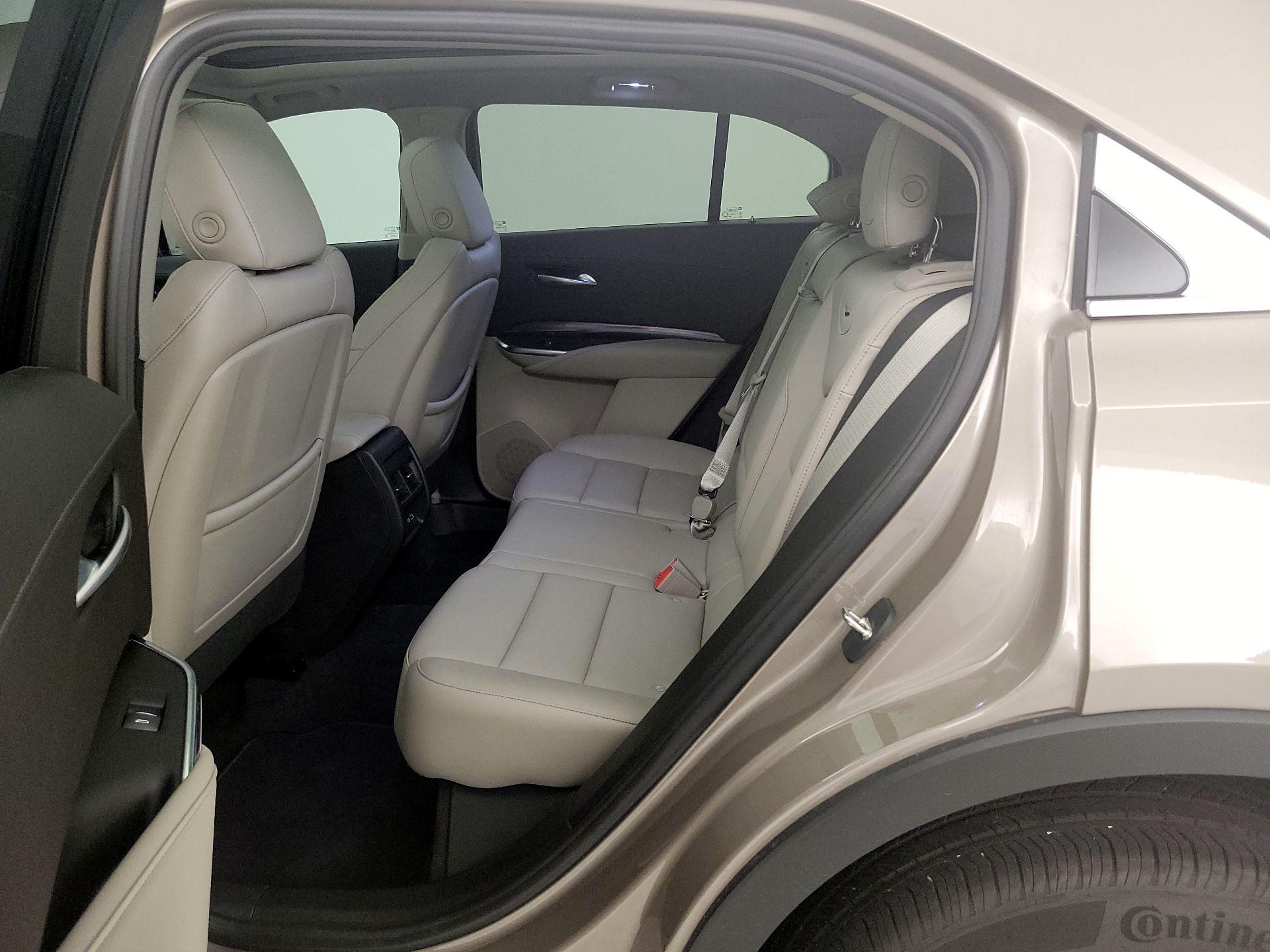 Thumbnail: 2023 Cadillac XT4 - 20