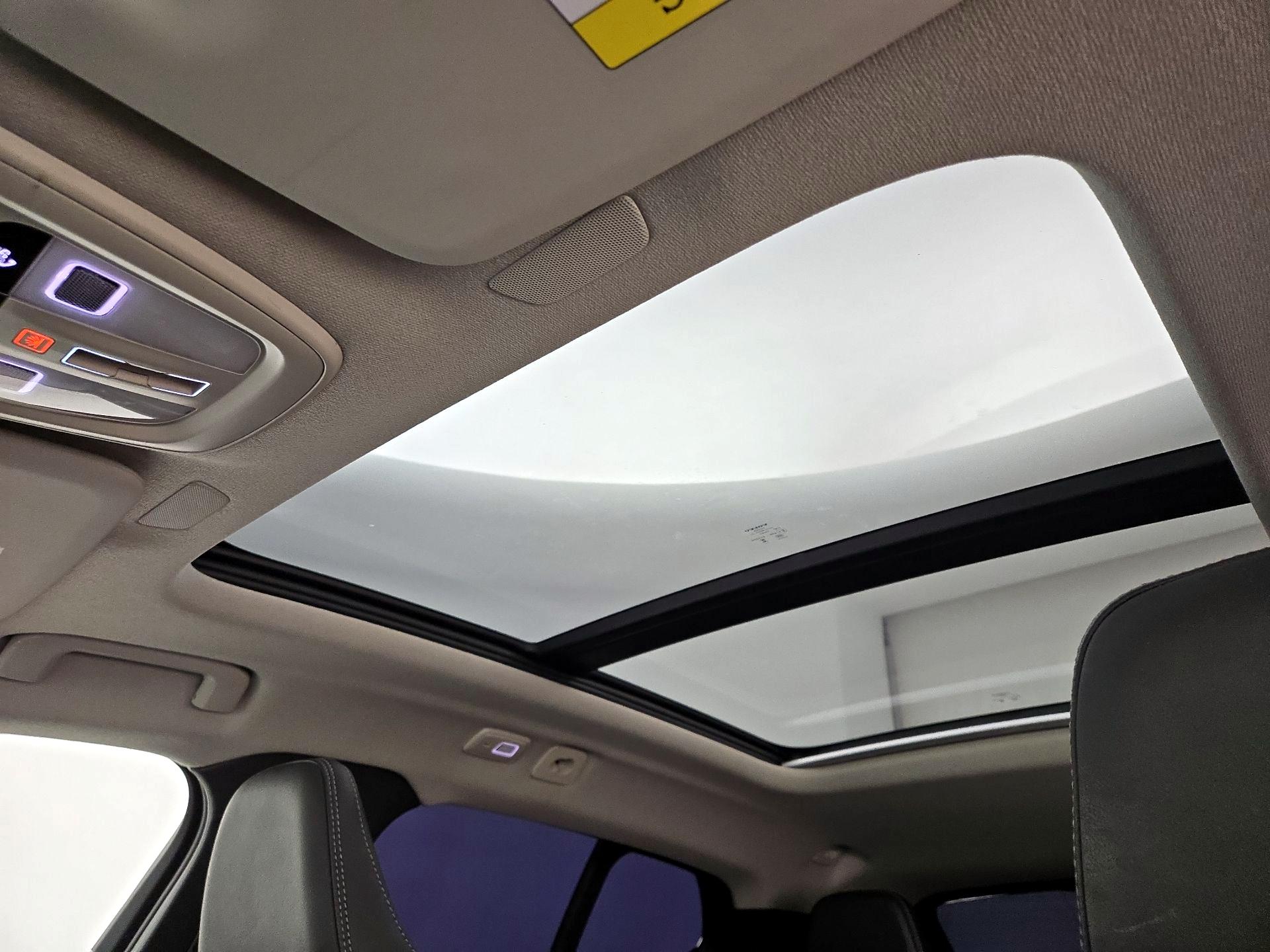 Thumbnail: 2024 Volvo XC40 - 18