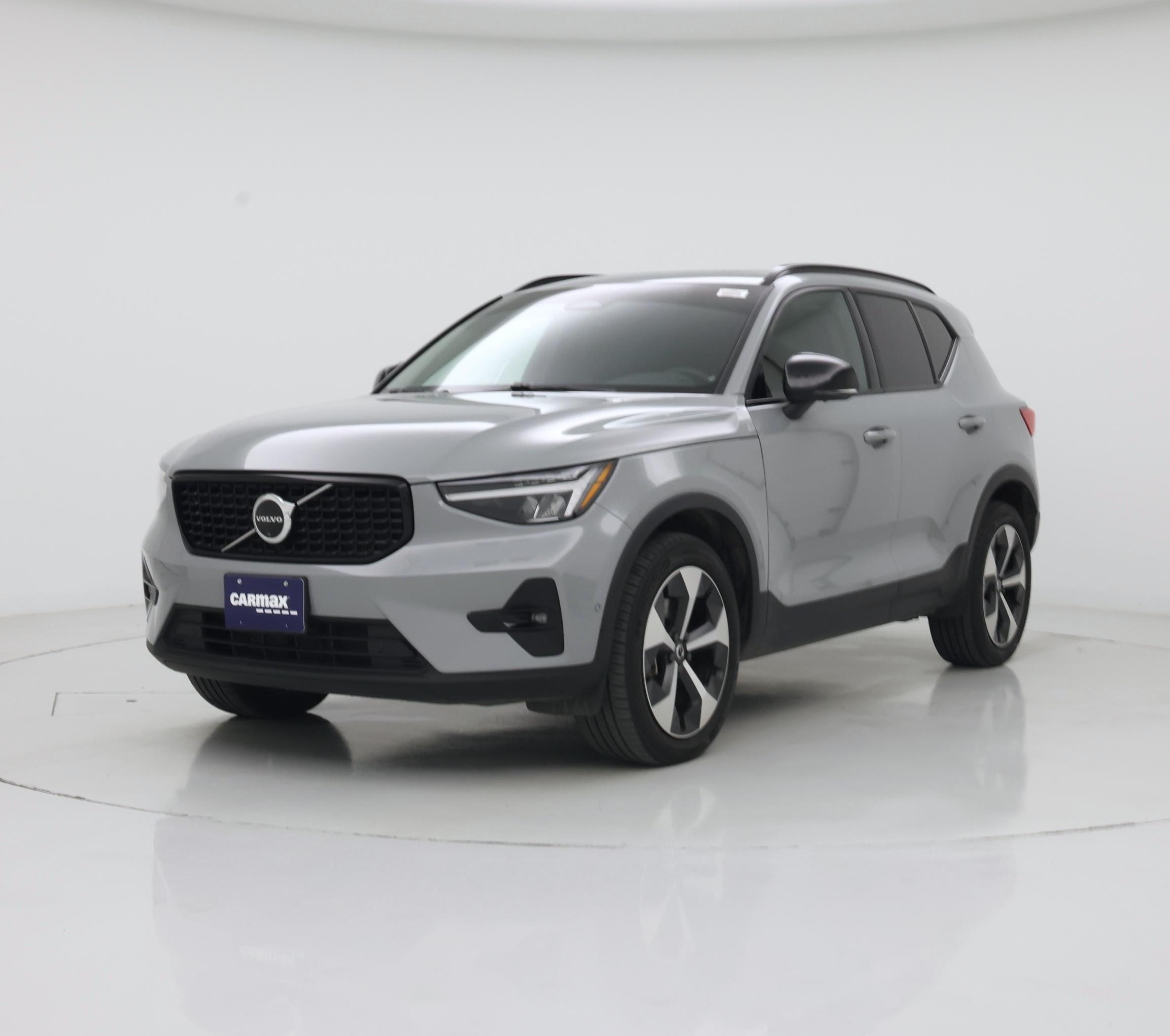 Thumbnail: 2024 Volvo XC40 - 4