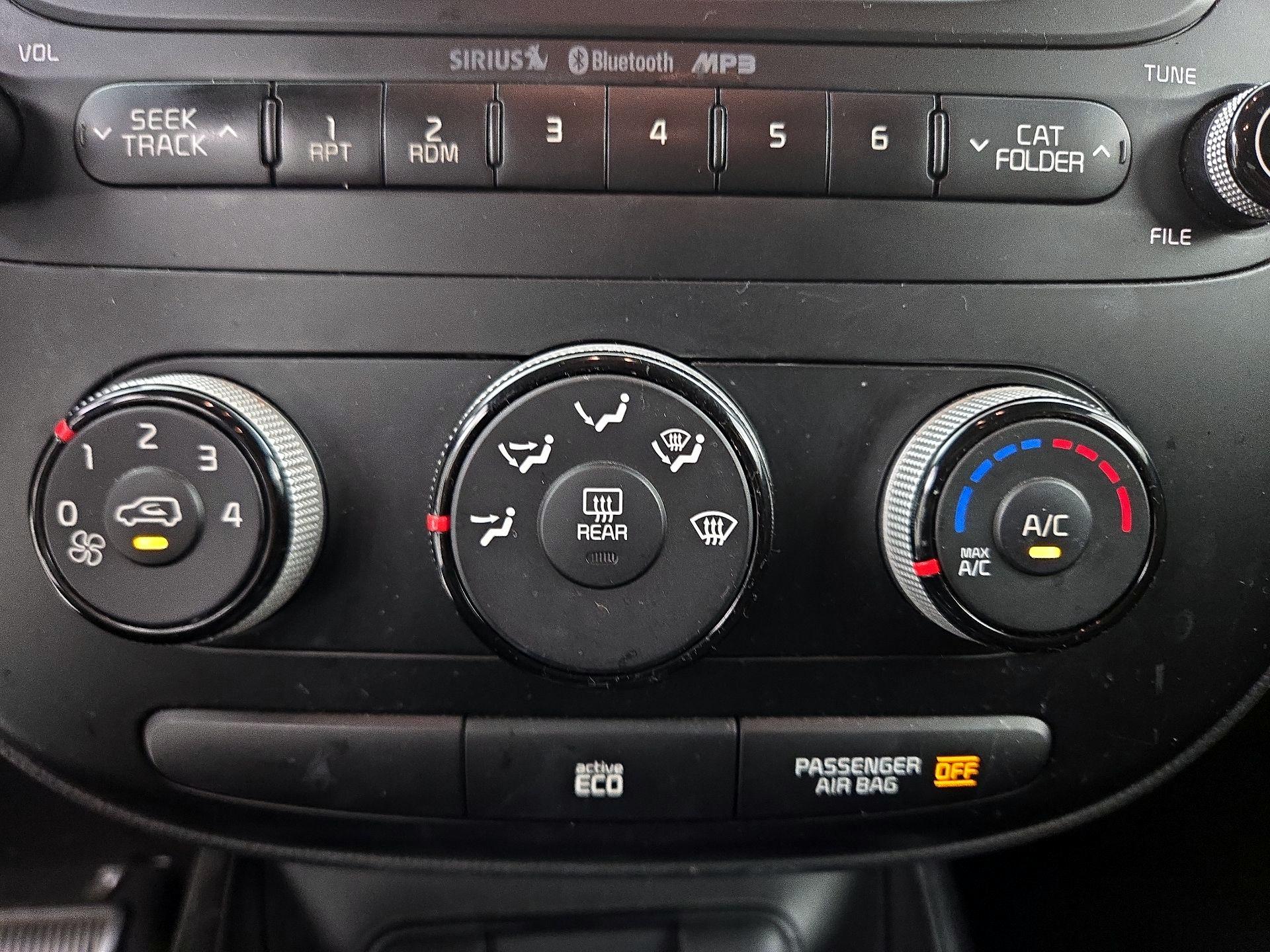 Thumbnail: 2015 Kia Soul - 15