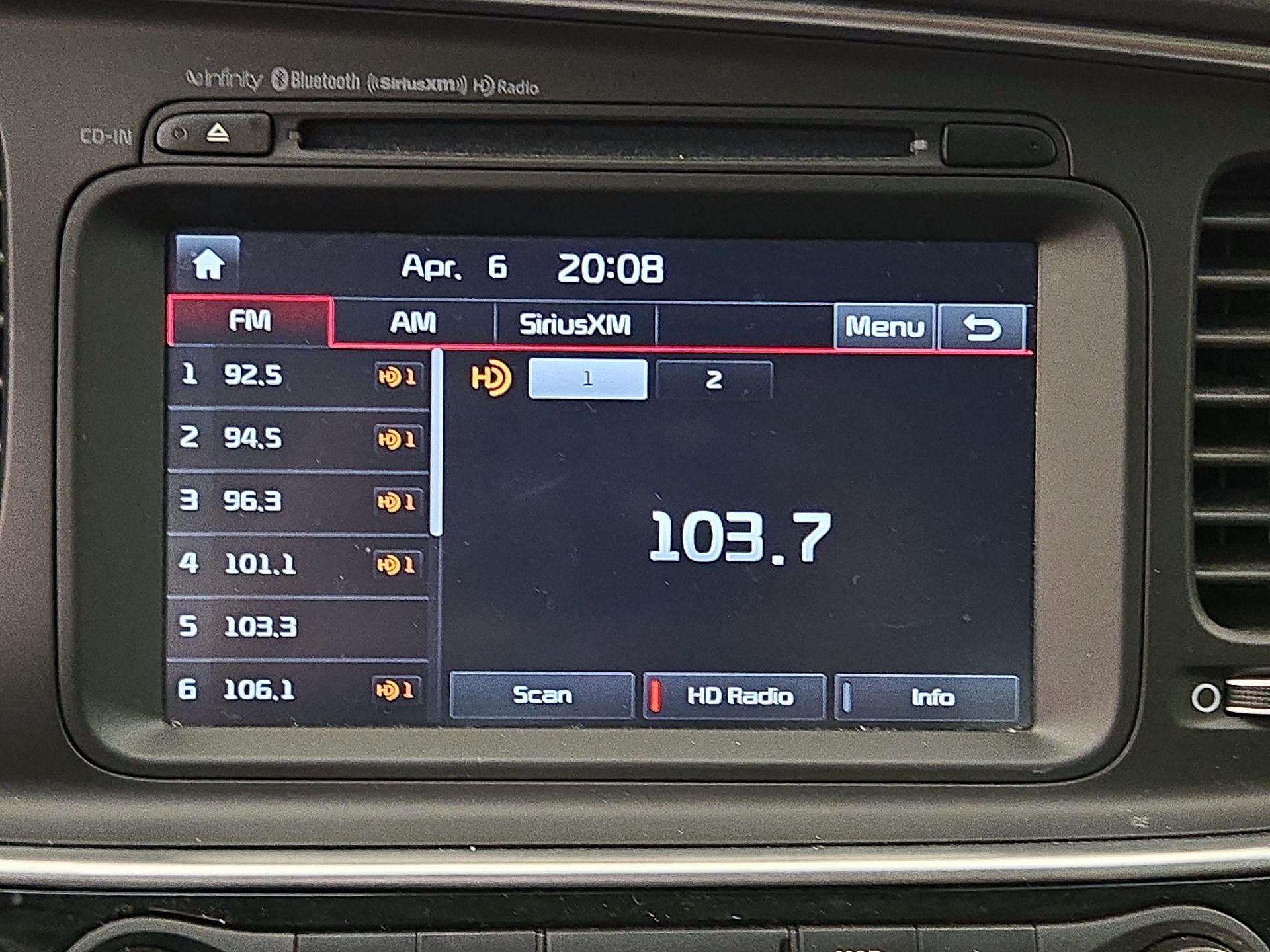 Thumbnail: 2015 Kia Optima - 16