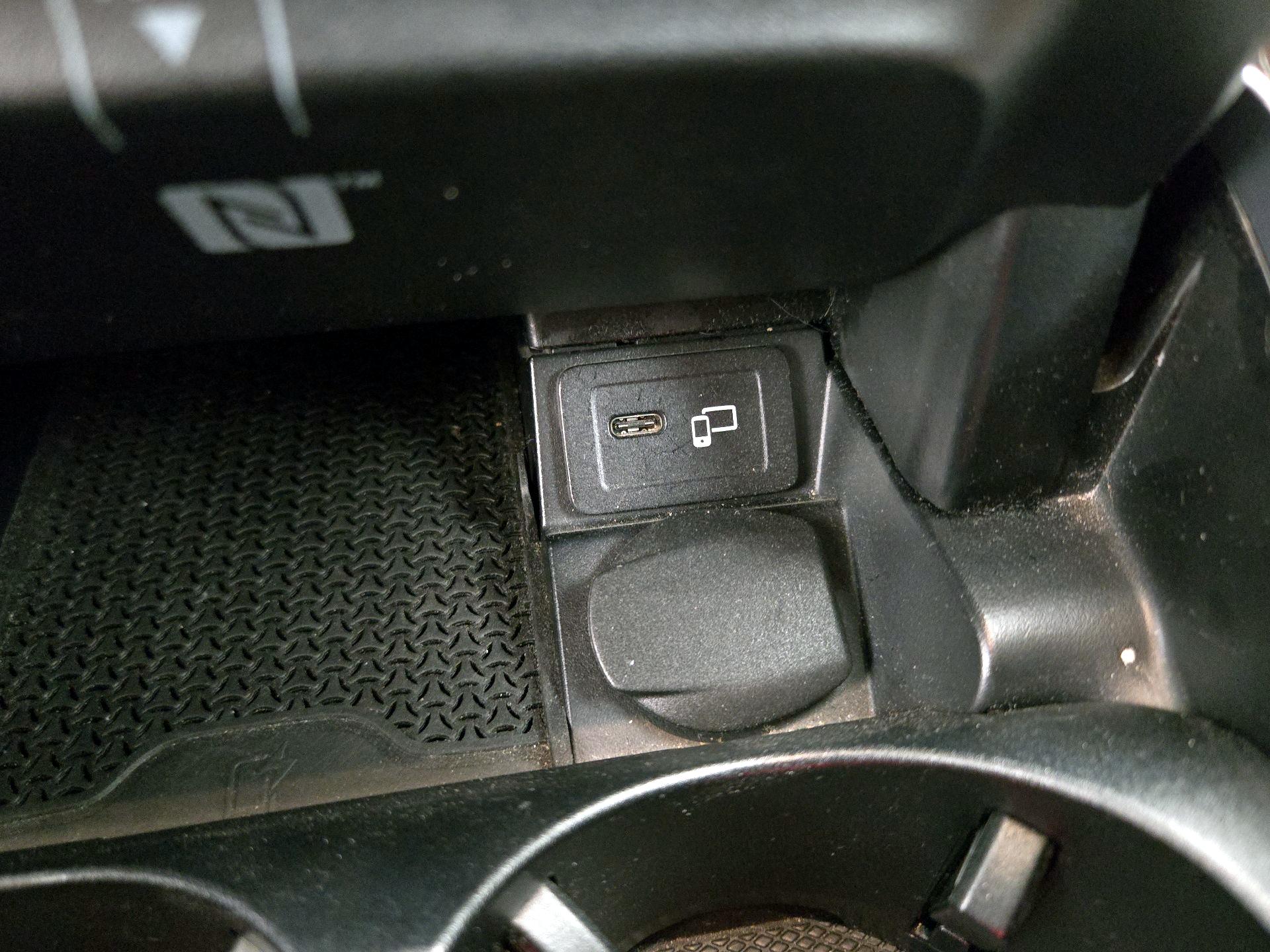 Thumbnail: 2021 Mercedes-Benz E-Class - 19