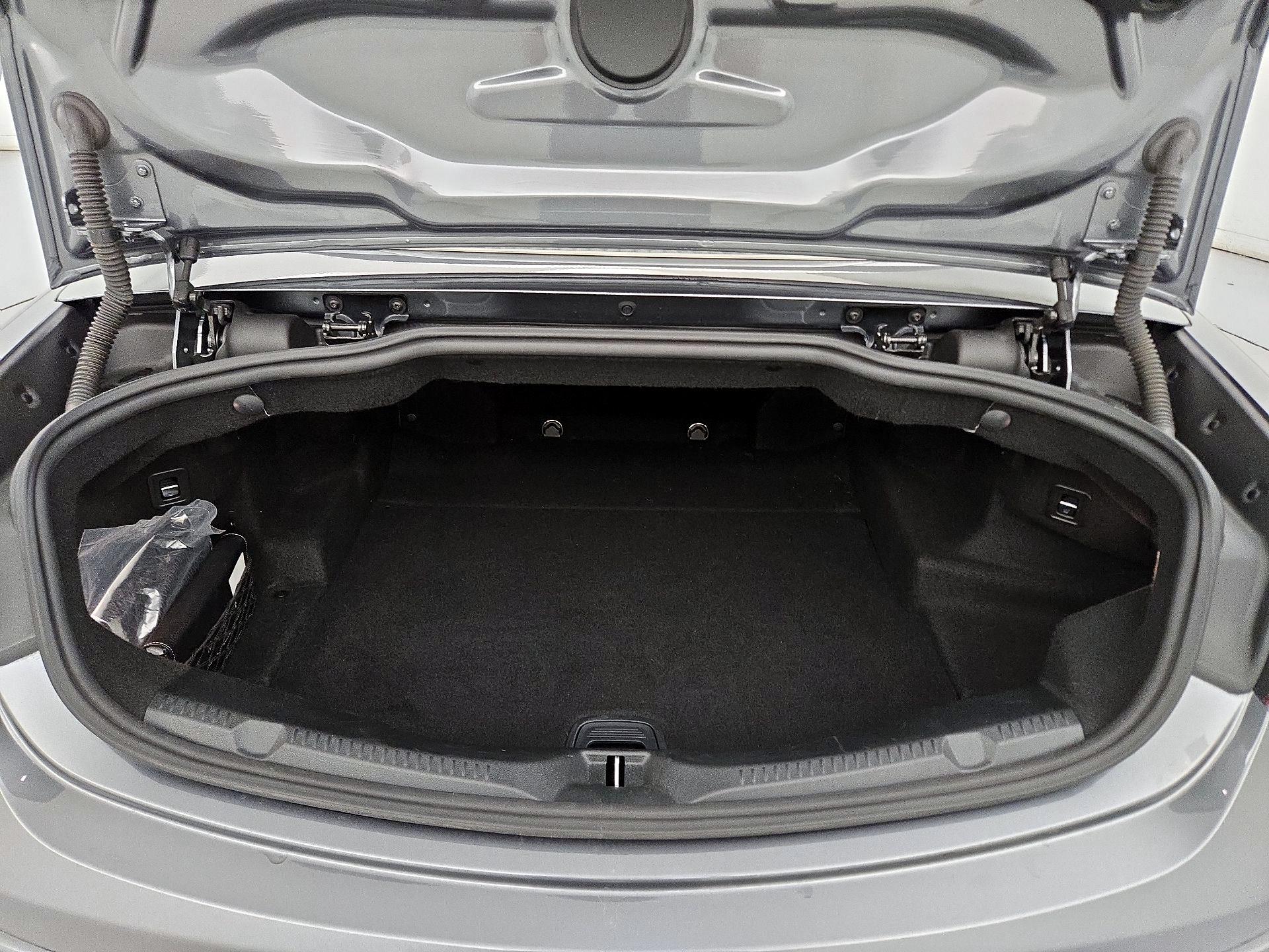 Thumbnail: 2021 Mercedes-Benz E-Class - 20