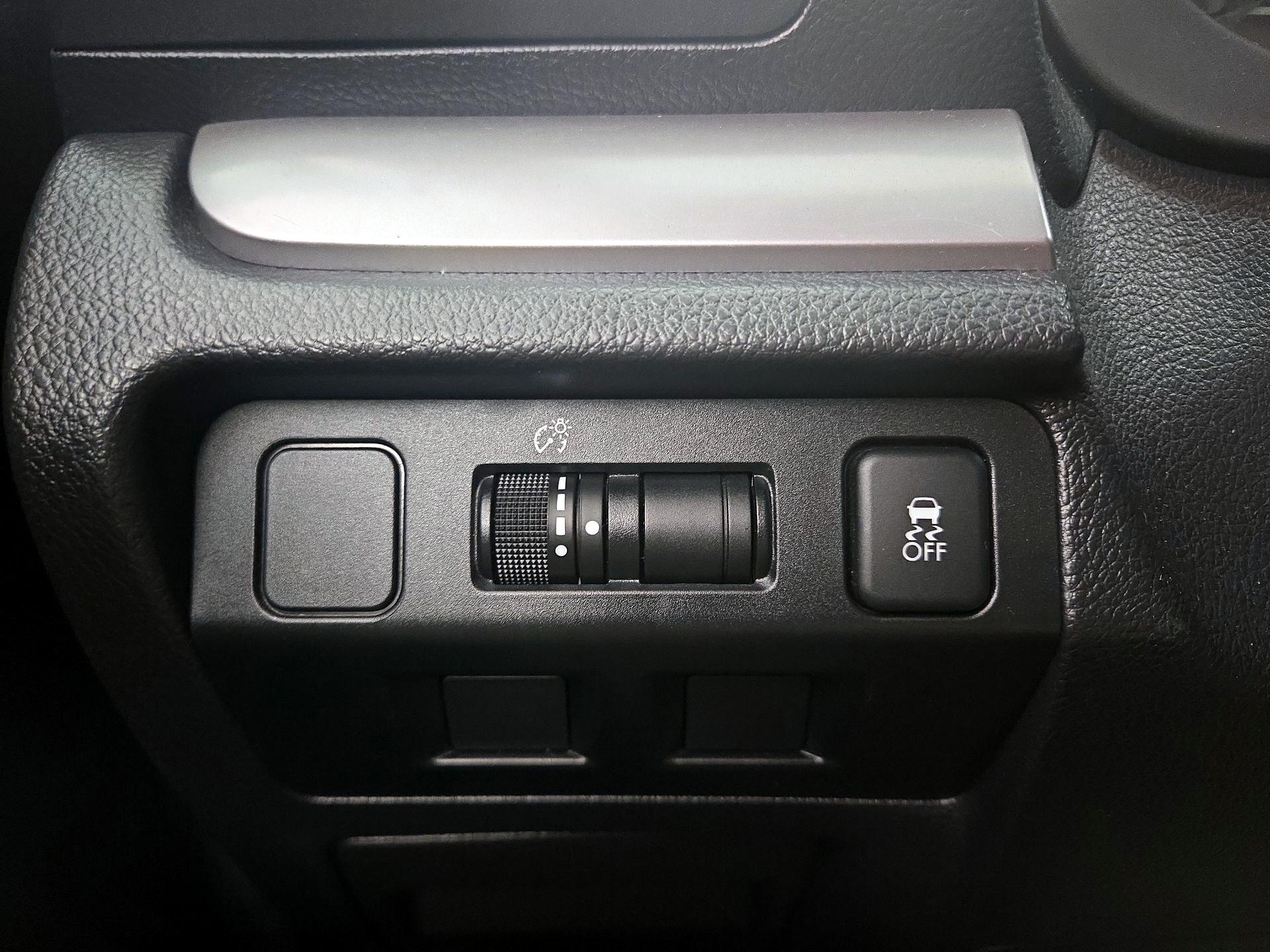 Thumbnail: 2016 Subaru Forester - 13