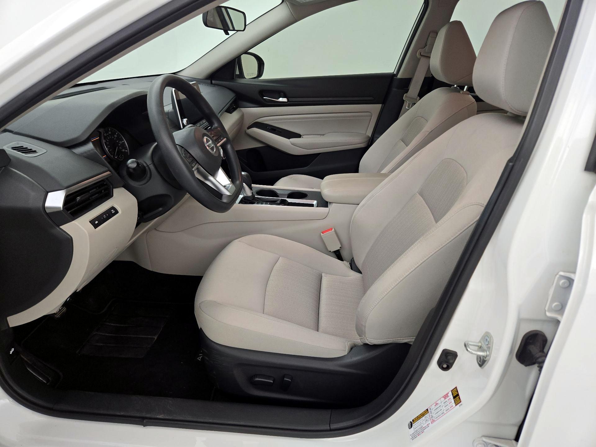 Thumbnail: 2019 Nissan Altima - 11