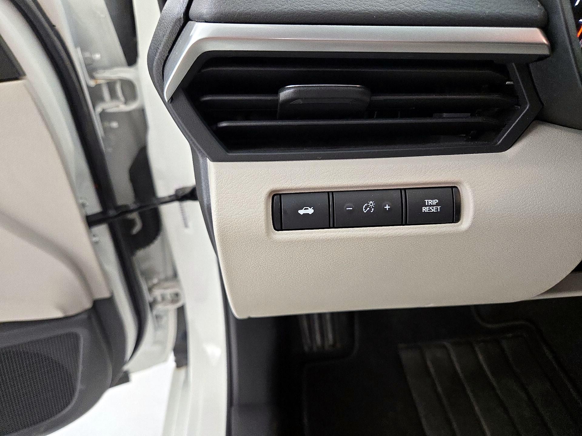 Thumbnail: 2019 Nissan Altima - 13