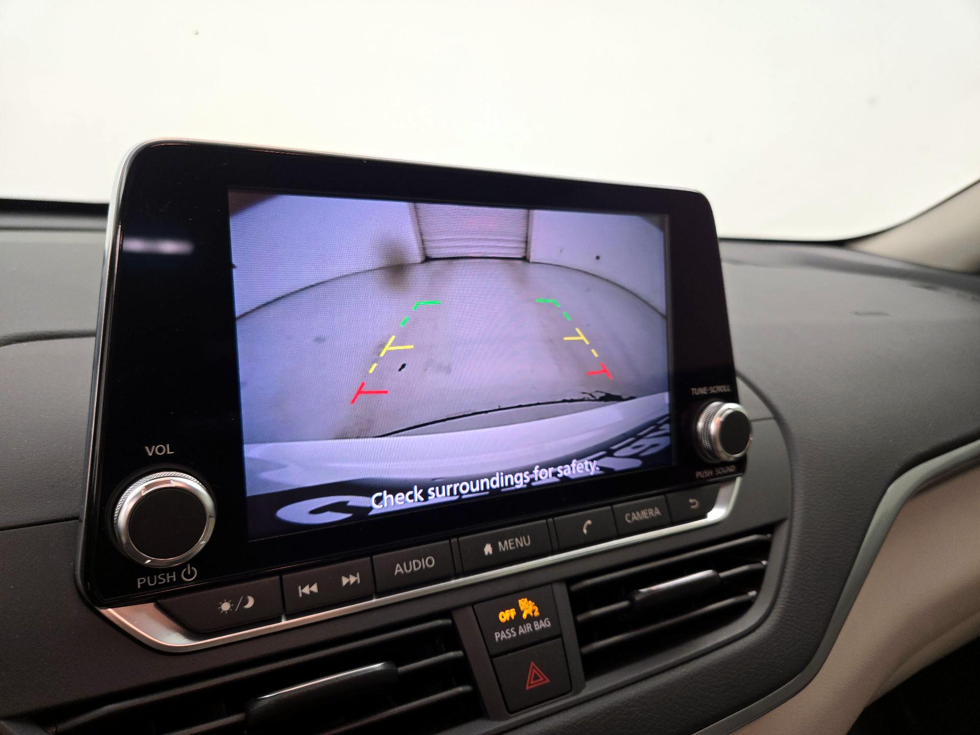 Thumbnail: 2019 Nissan Altima - 14