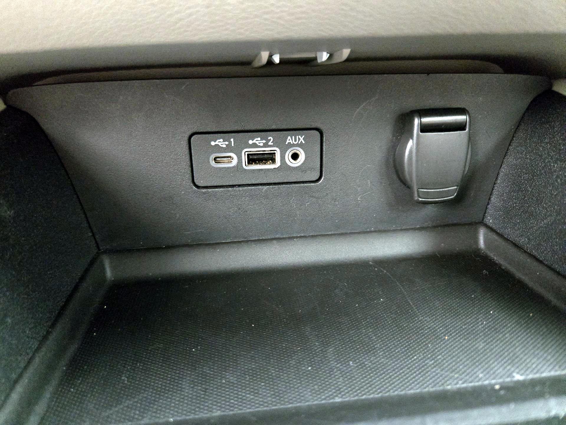 Thumbnail: 2019 Nissan Altima - 18