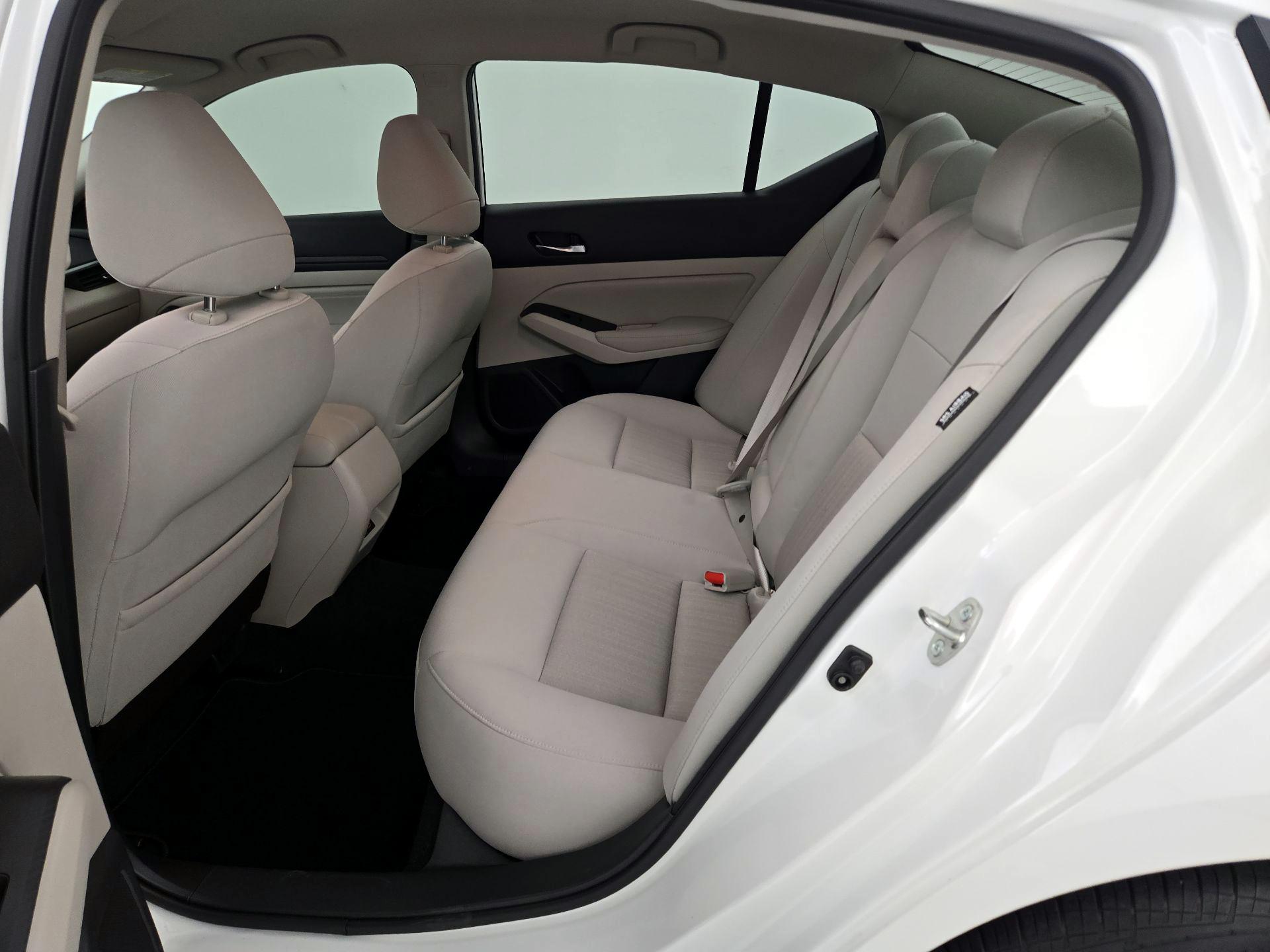 Thumbnail: 2019 Nissan Altima - 19