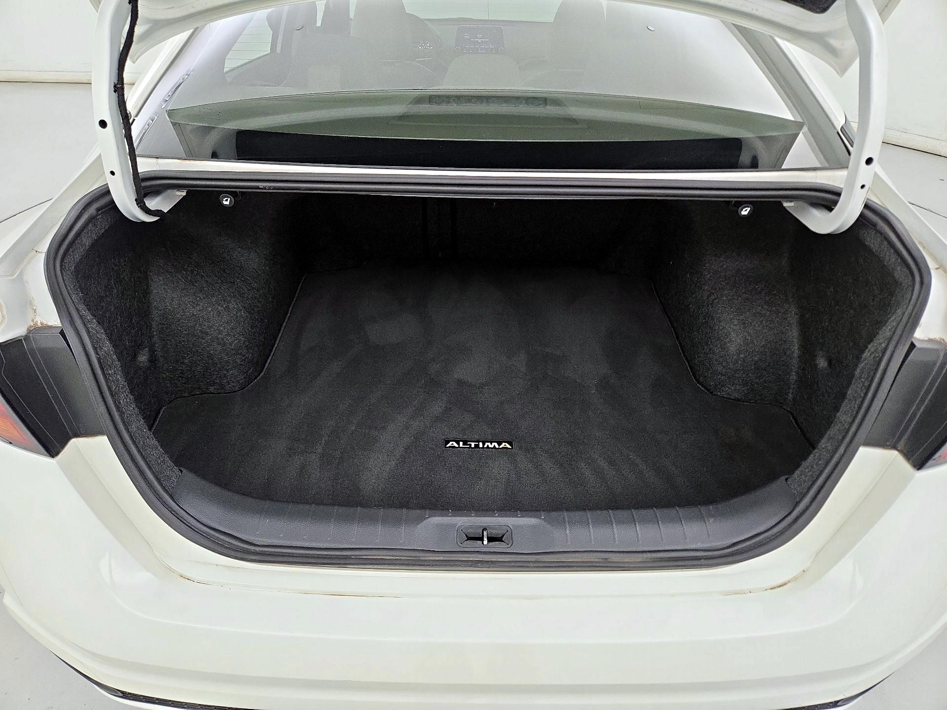 Thumbnail: 2019 Nissan Altima - 20