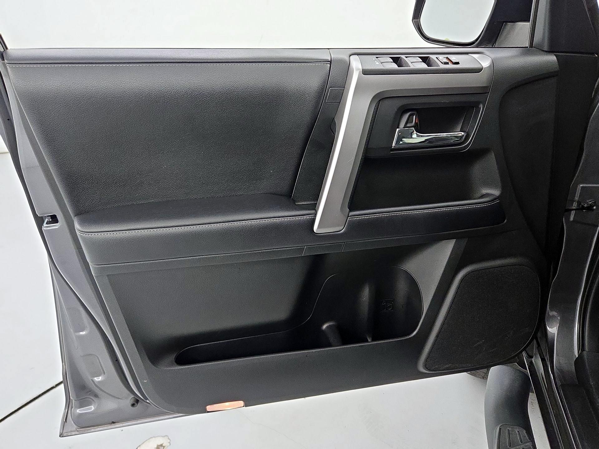 Thumbnail: 2019 Toyota 4Runner - 12