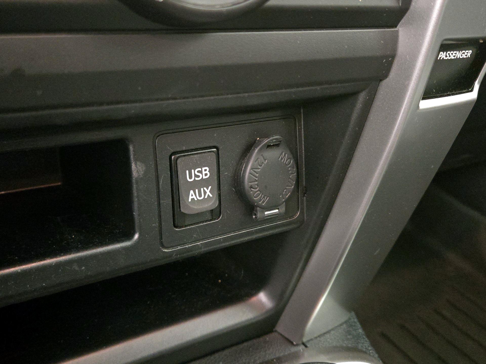 Thumbnail: 2019 Toyota 4Runner - 18