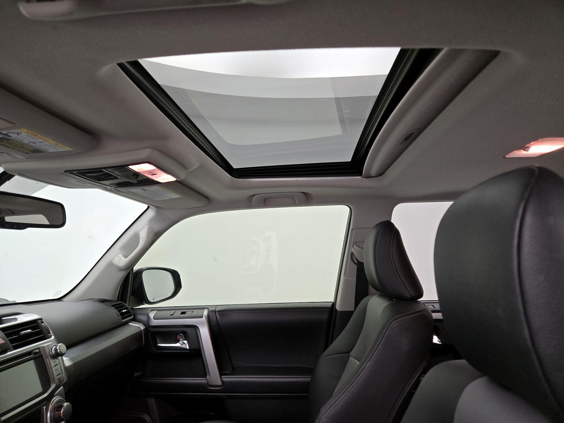 Thumbnail: 2019 Toyota 4Runner - 19