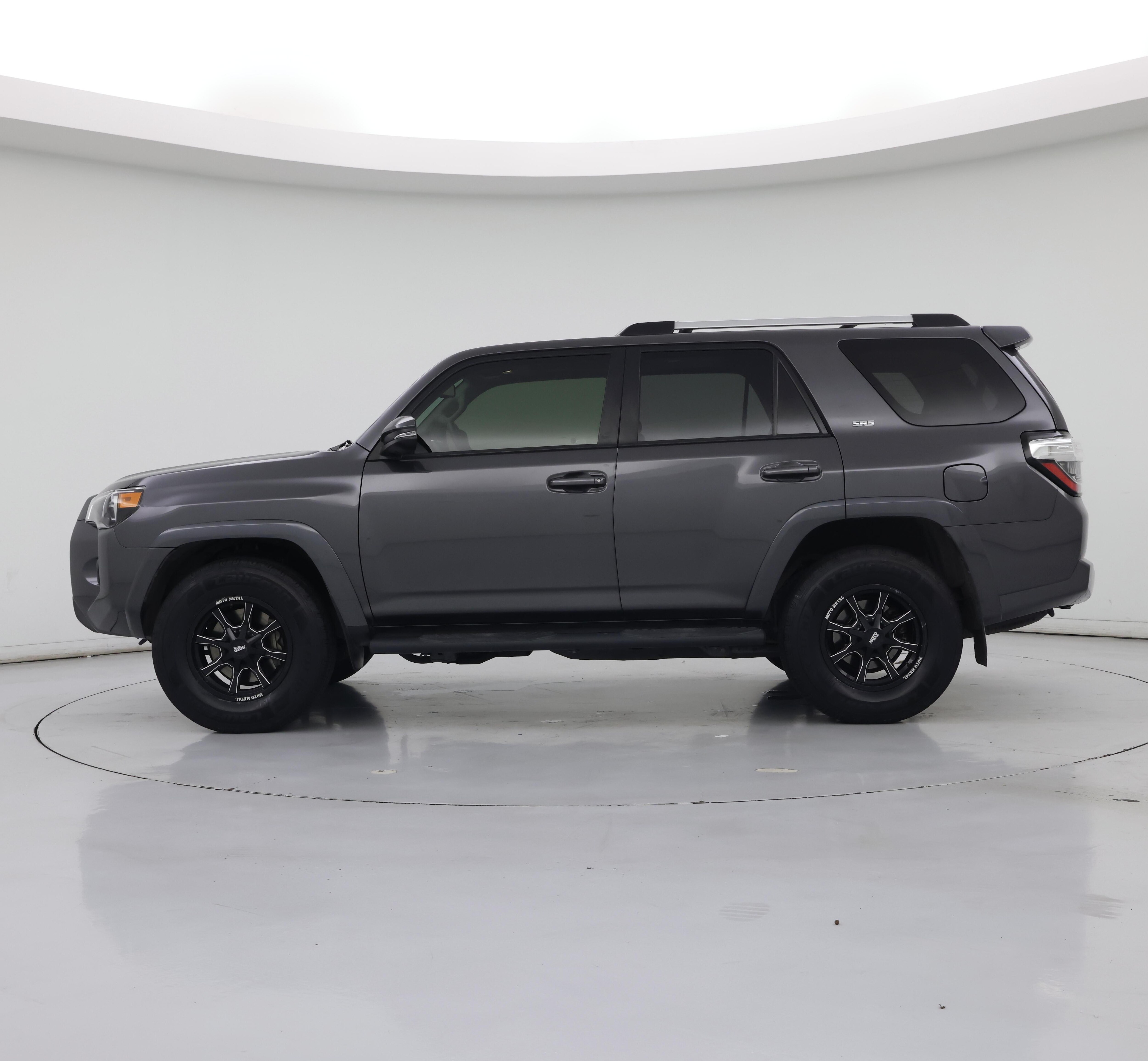 Thumbnail: 2019 Toyota 4Runner - 3