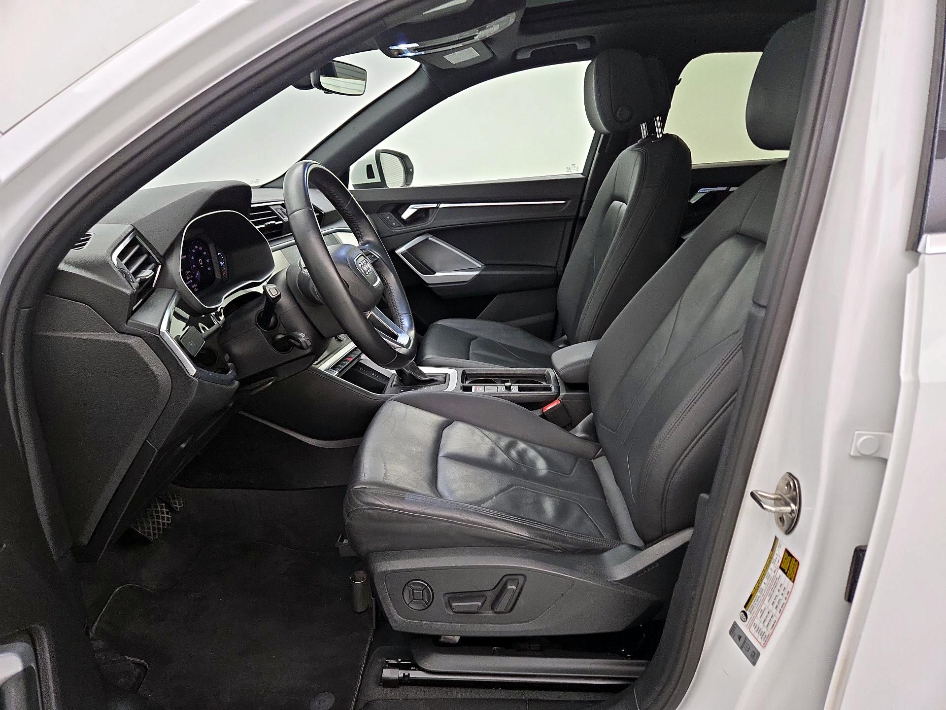 Thumbnail: 2020 Audi Q3 - 11