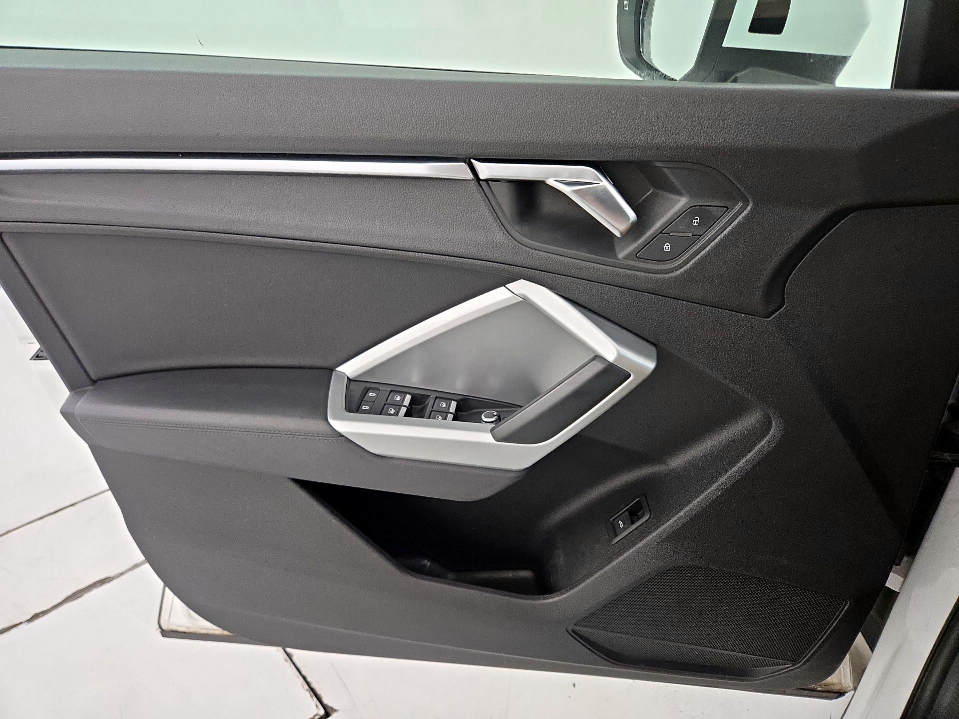 Thumbnail: 2020 Audi Q3 - 12