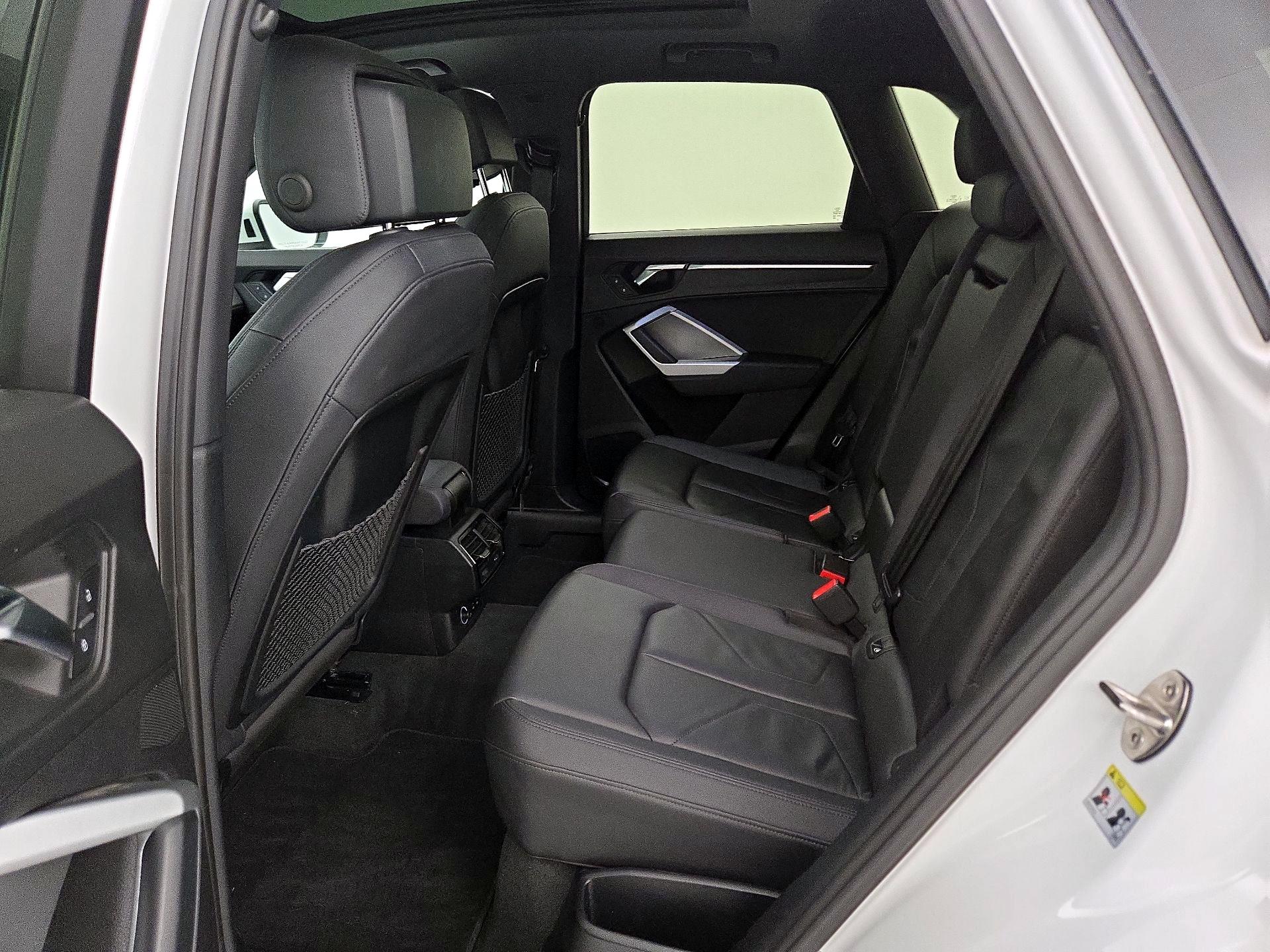 Thumbnail: 2020 Audi Q3 - 20