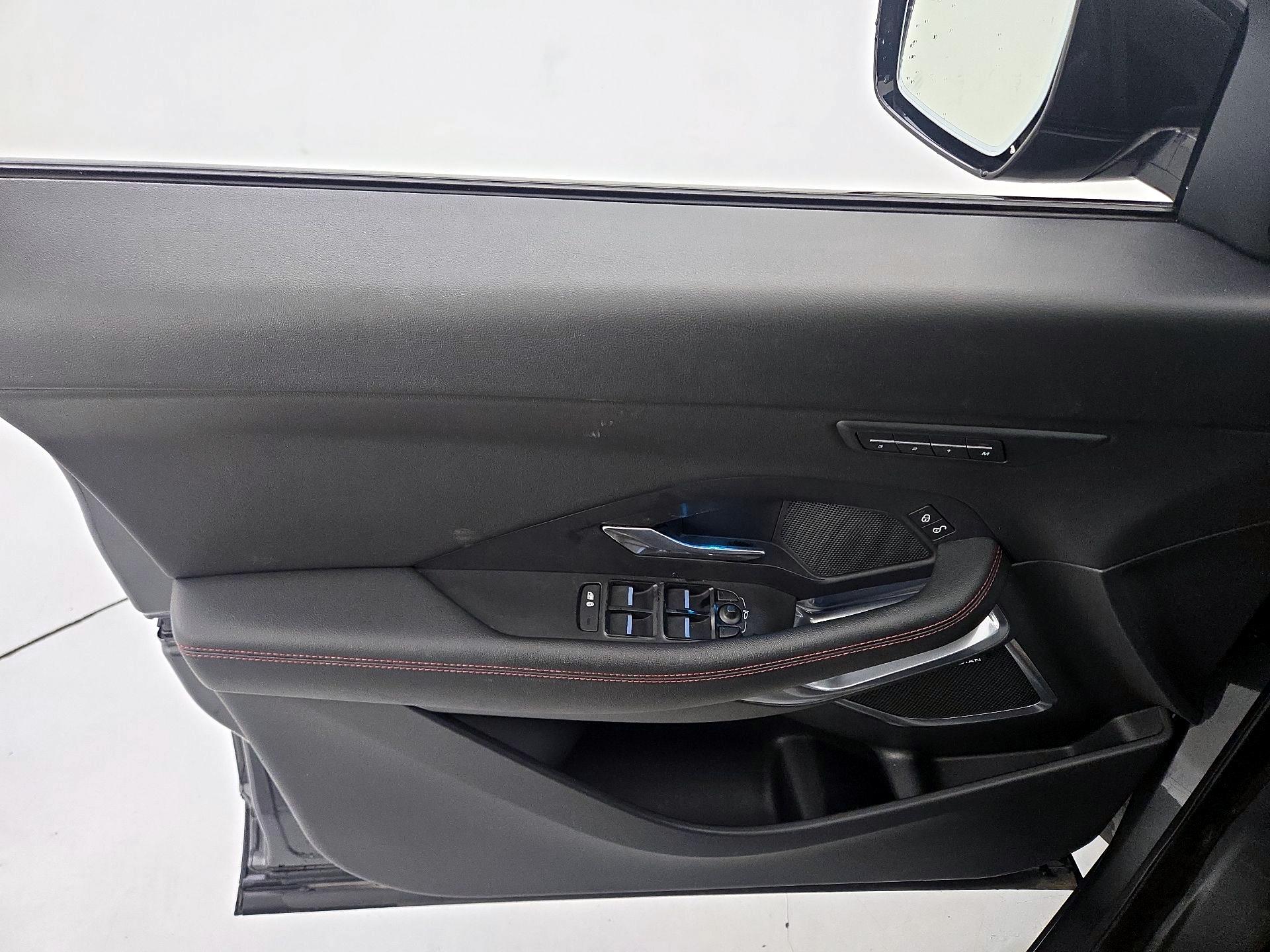 Thumbnail: 2020 Jaguar E-Pace - 12