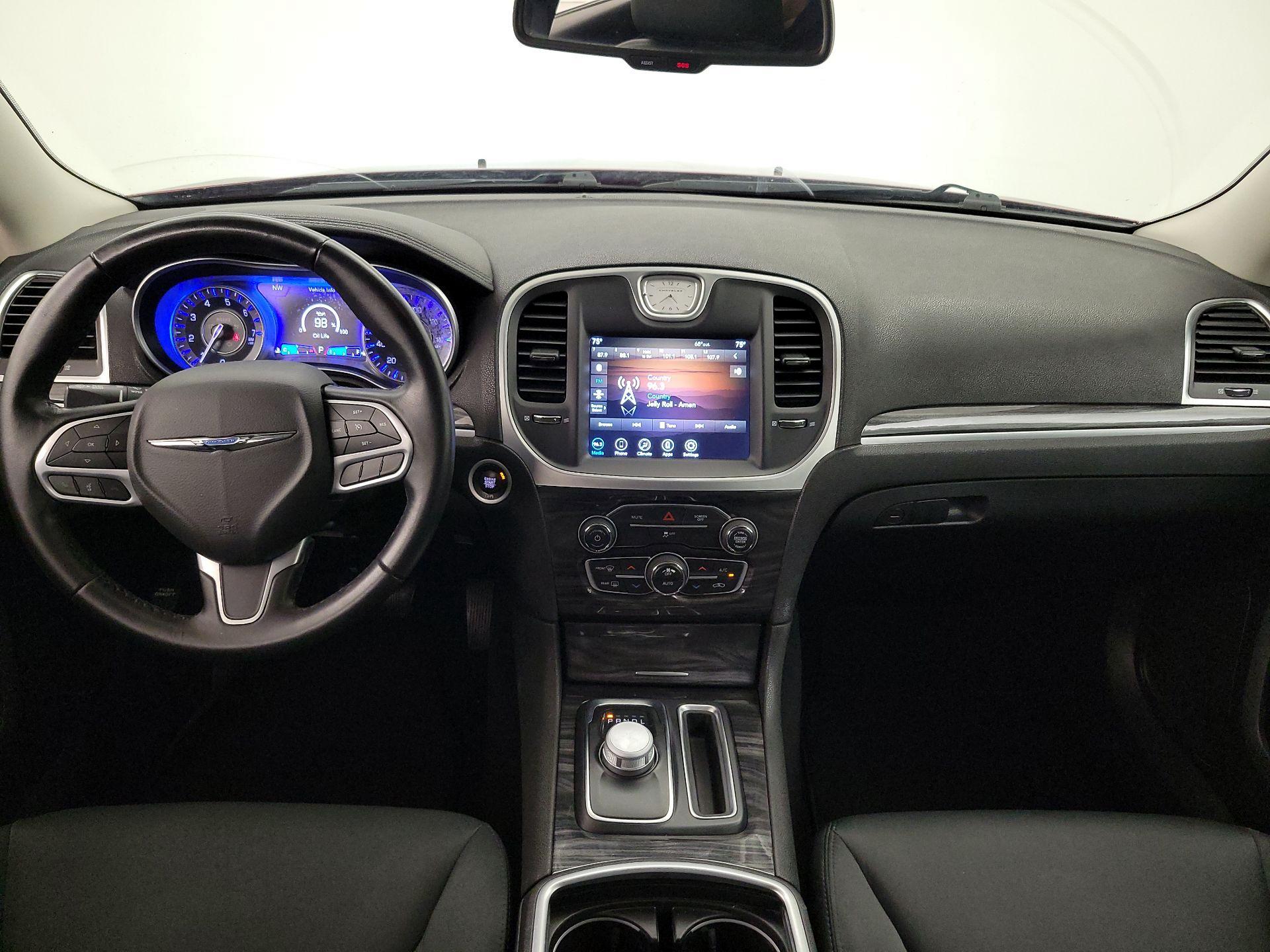 Thumbnail: 2022 Chrysler 300 - 9